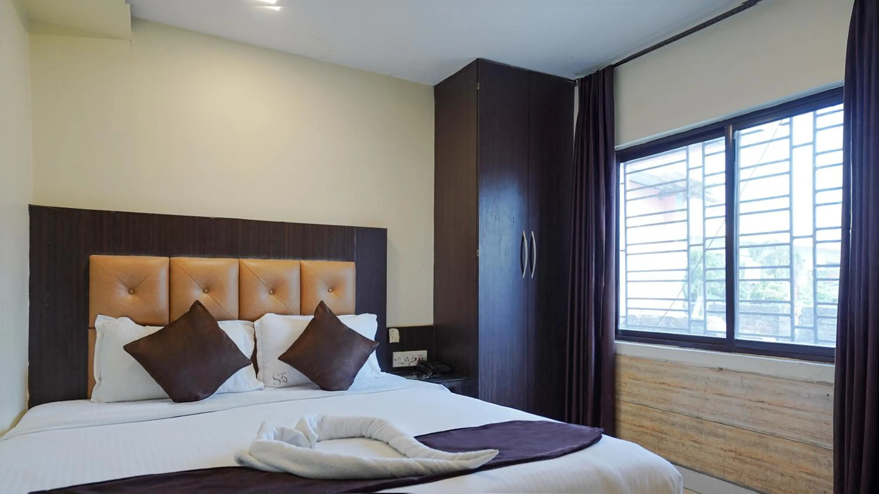 Bed in Sheldon Hotel