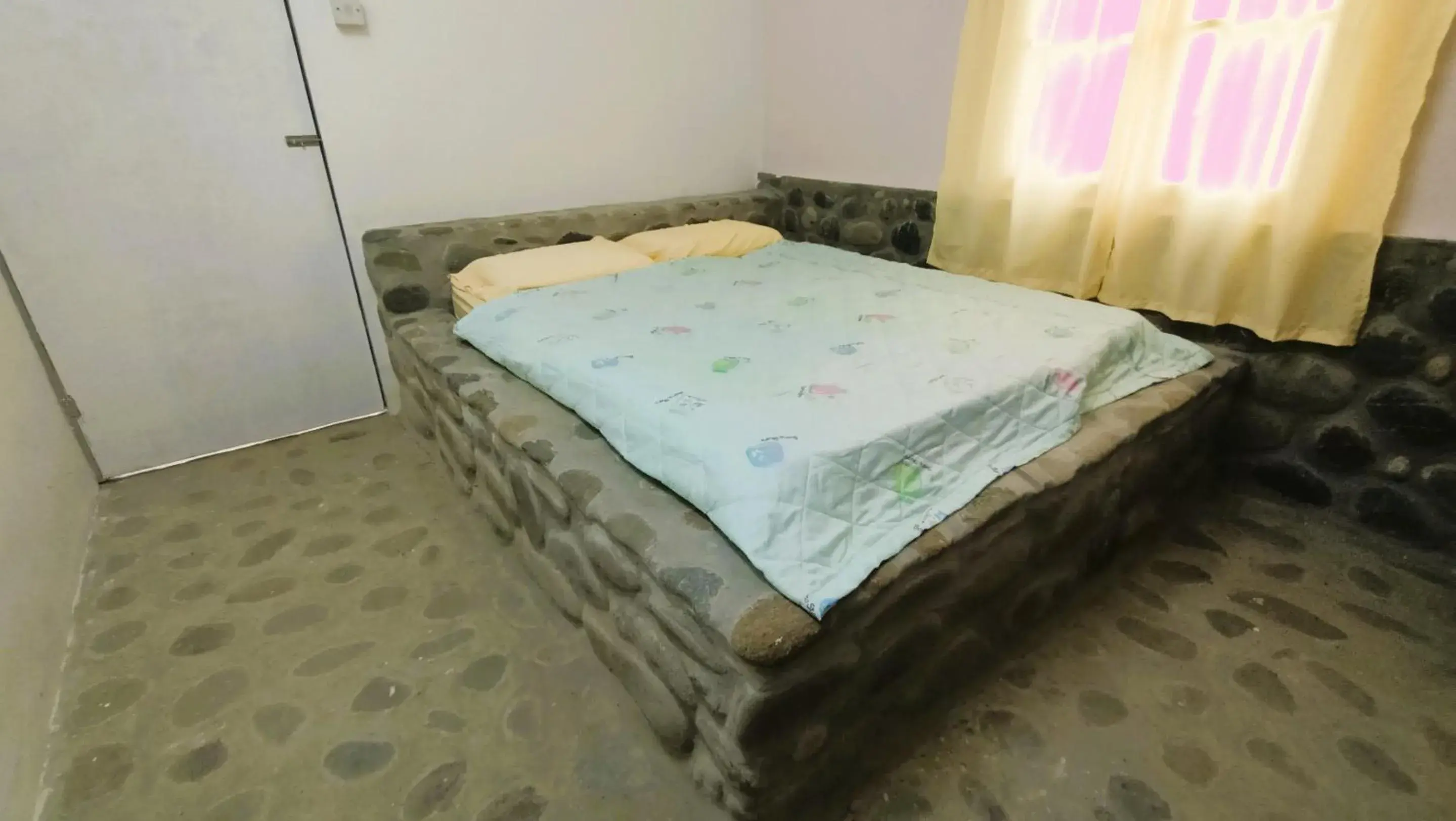 Double Room with Shared Bathroom - single occupancy in Hotel O Flinstone Lodge Double Room with Shared Bathroom - single occupancy in Hotel O Flinstone Lodge