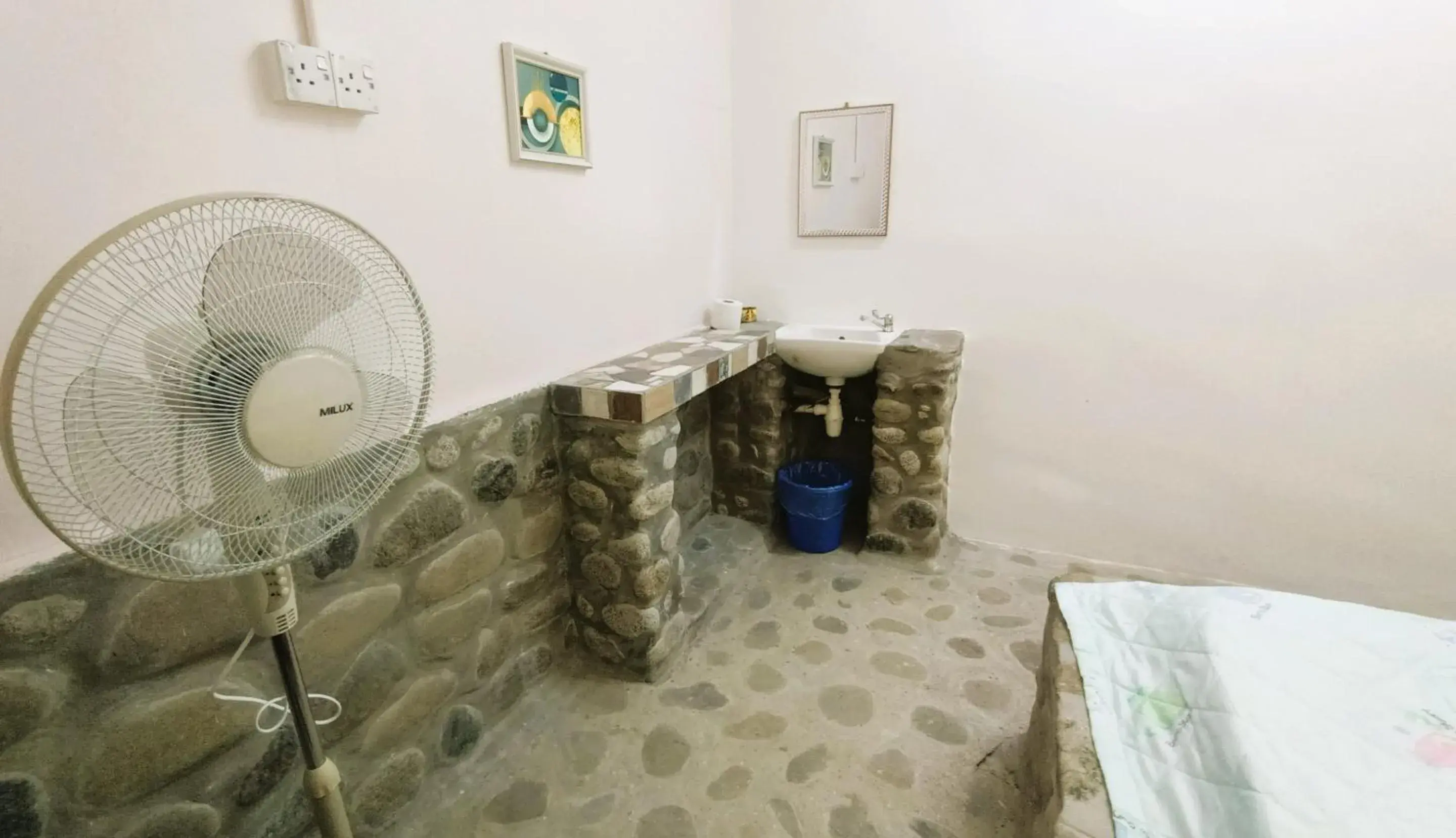 Bedroom in Hotel O Flinstone Lodge Bedroom in Hotel O Flinstone Lodge