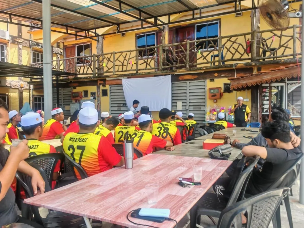 KAMILA MOTEL TELUK SENANGIN