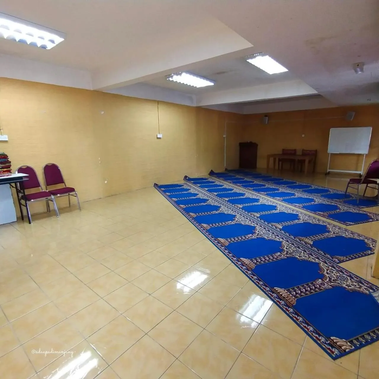 Meeting/conference room in KAMILA MOTEL TELUK SENANGIN