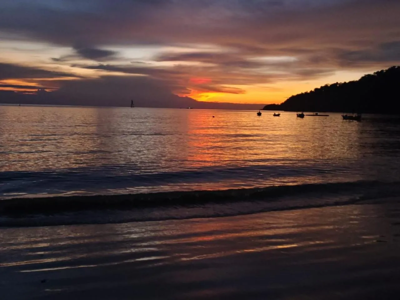 KAMILA MOTEL TELUK SENANGIN