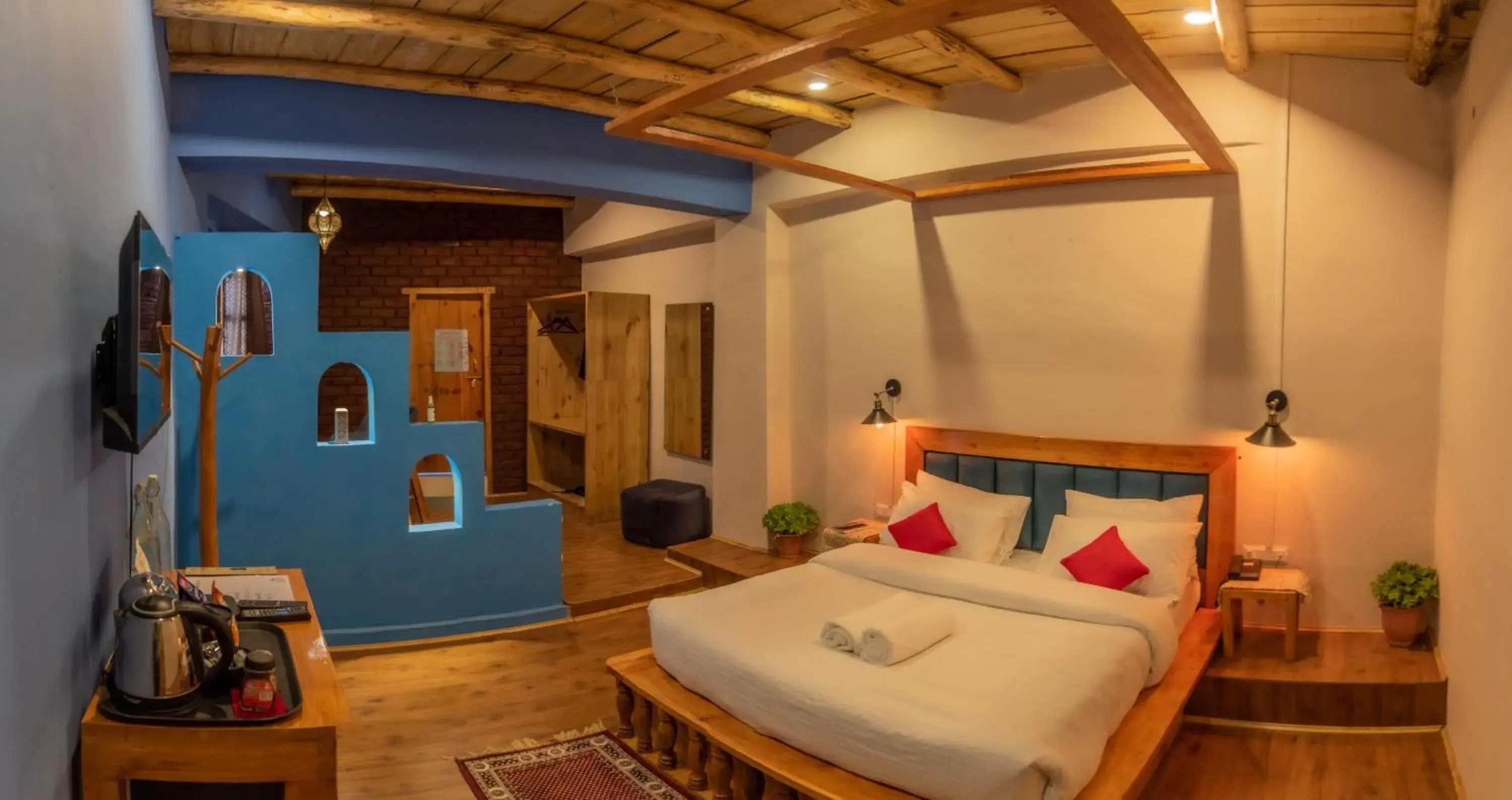 TV and multimedia, Bed in Black Sheep Bed & Breakfast TV and multimedia, Bed in Black Sheep Bed & Breakfast