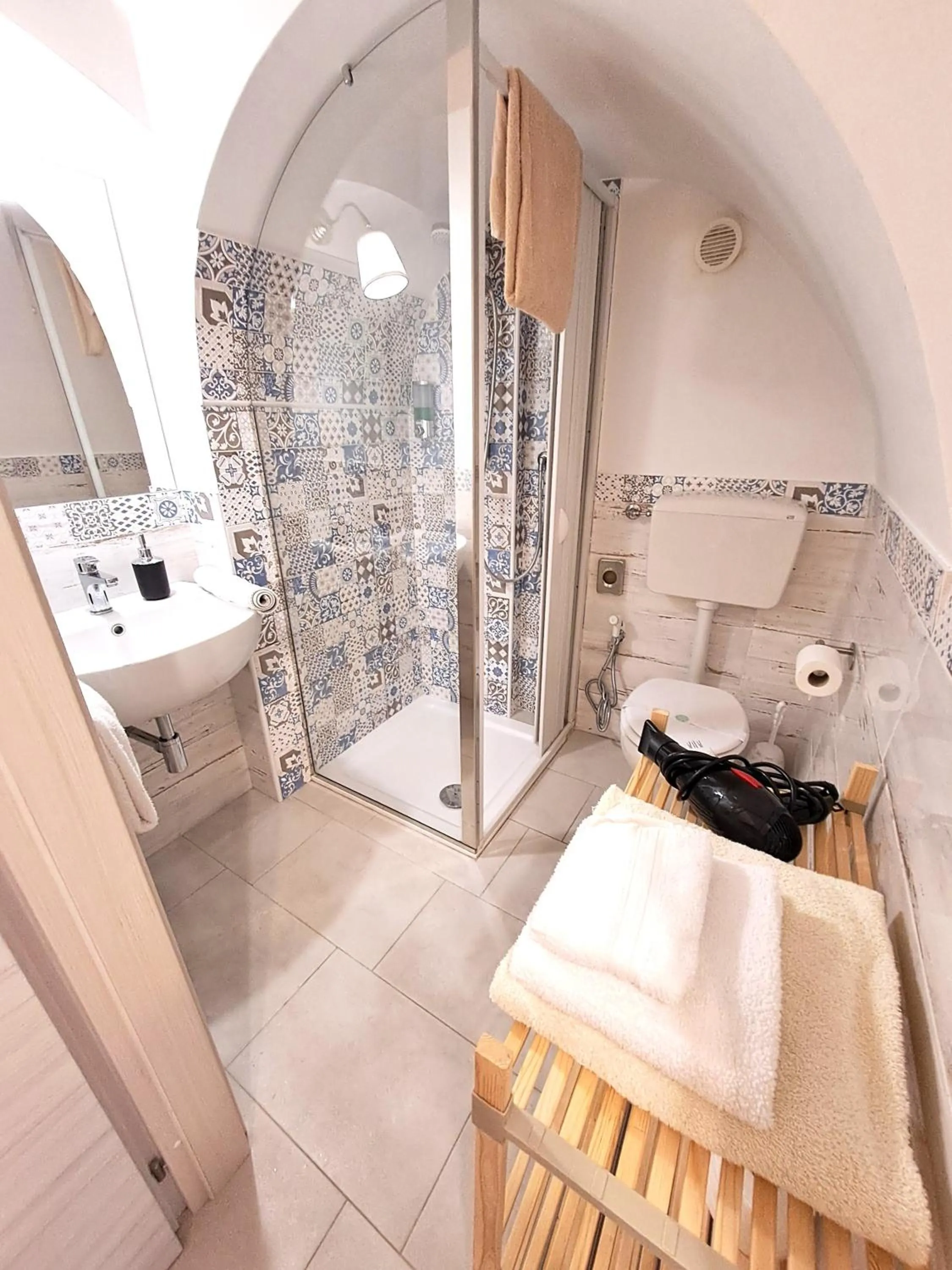 Shower in Il Vicolo b&b