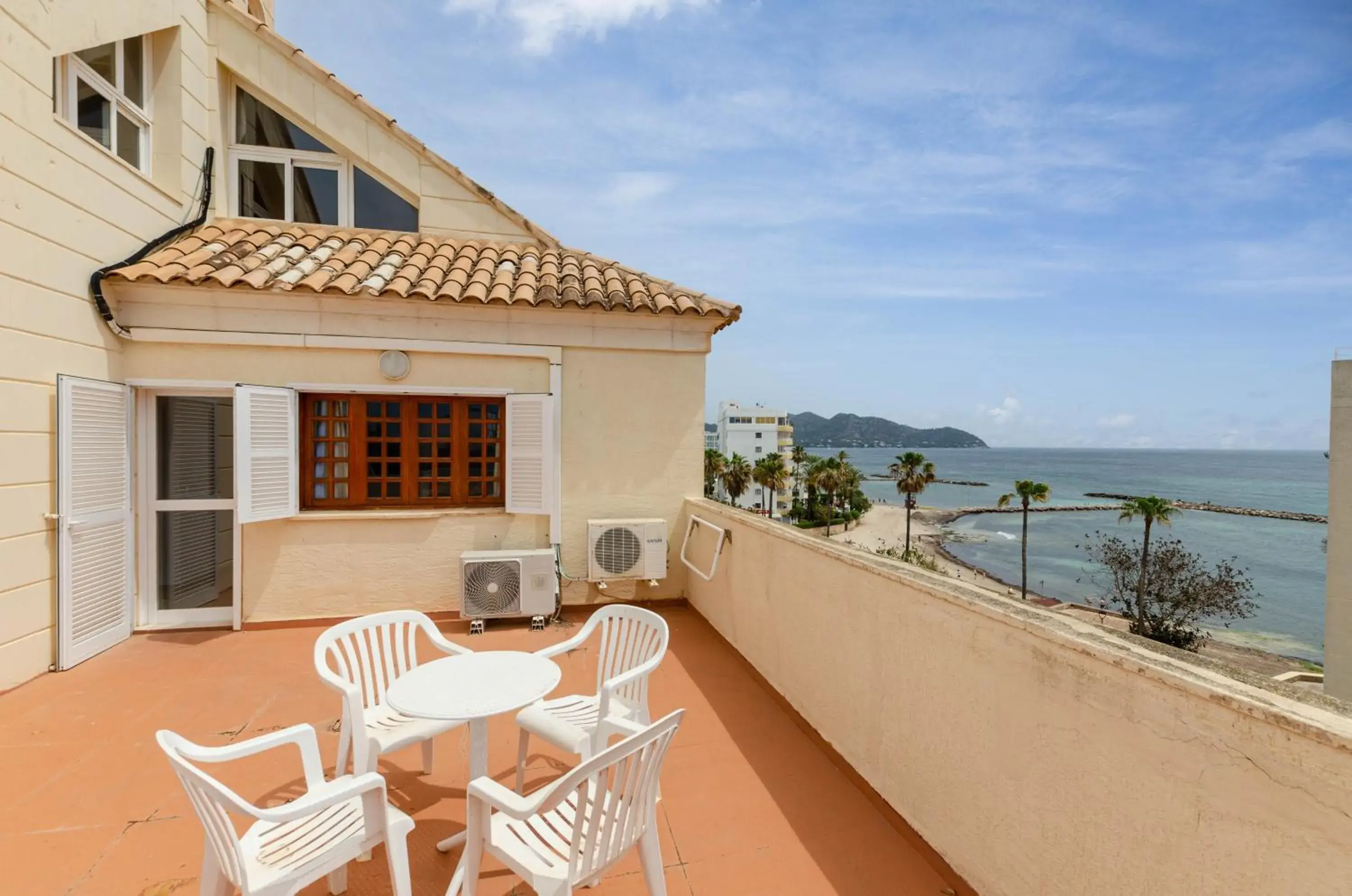 Patio in Sol y Mar Apartments Patio in Sol y Mar Apartments