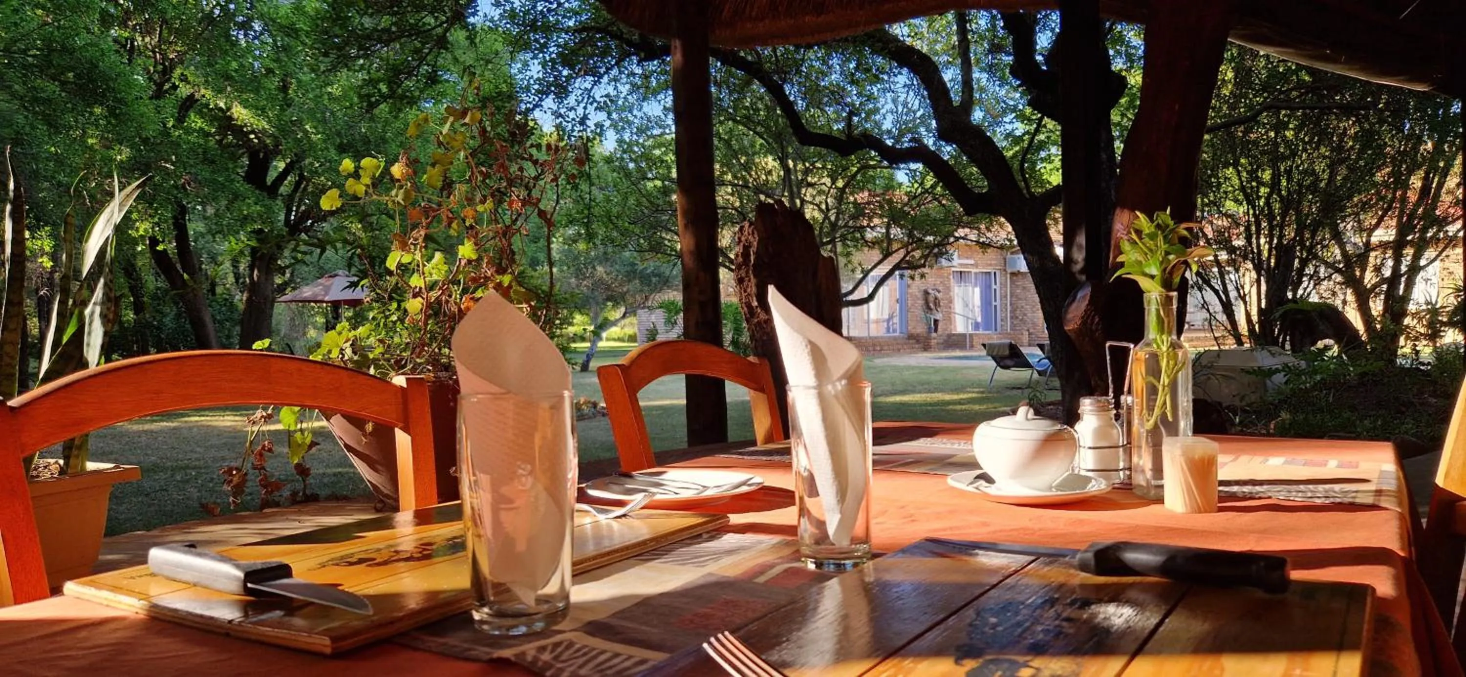 Restaurant/places to eat in Tamboti Bush Lodge