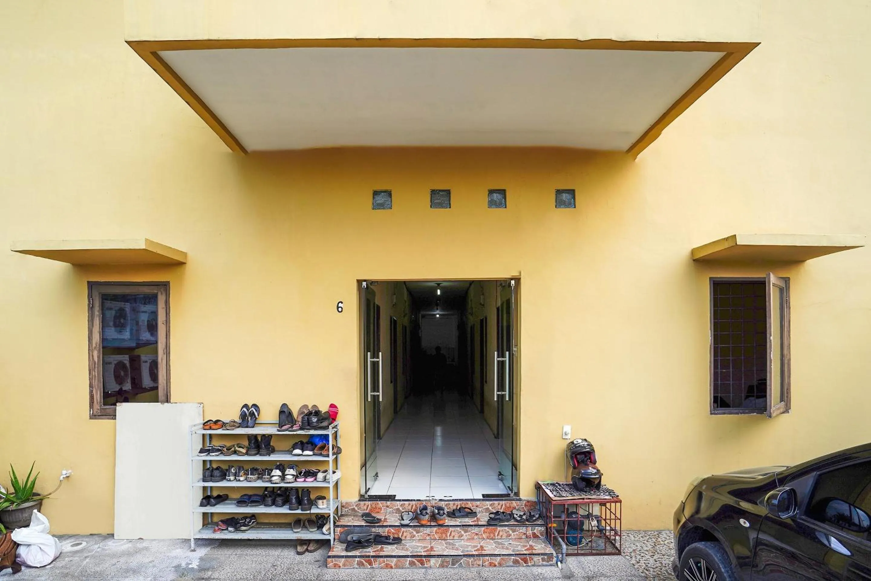 Facade/entrance in Hotel O Wilson HomestayNearRSU Bunda Thamrin