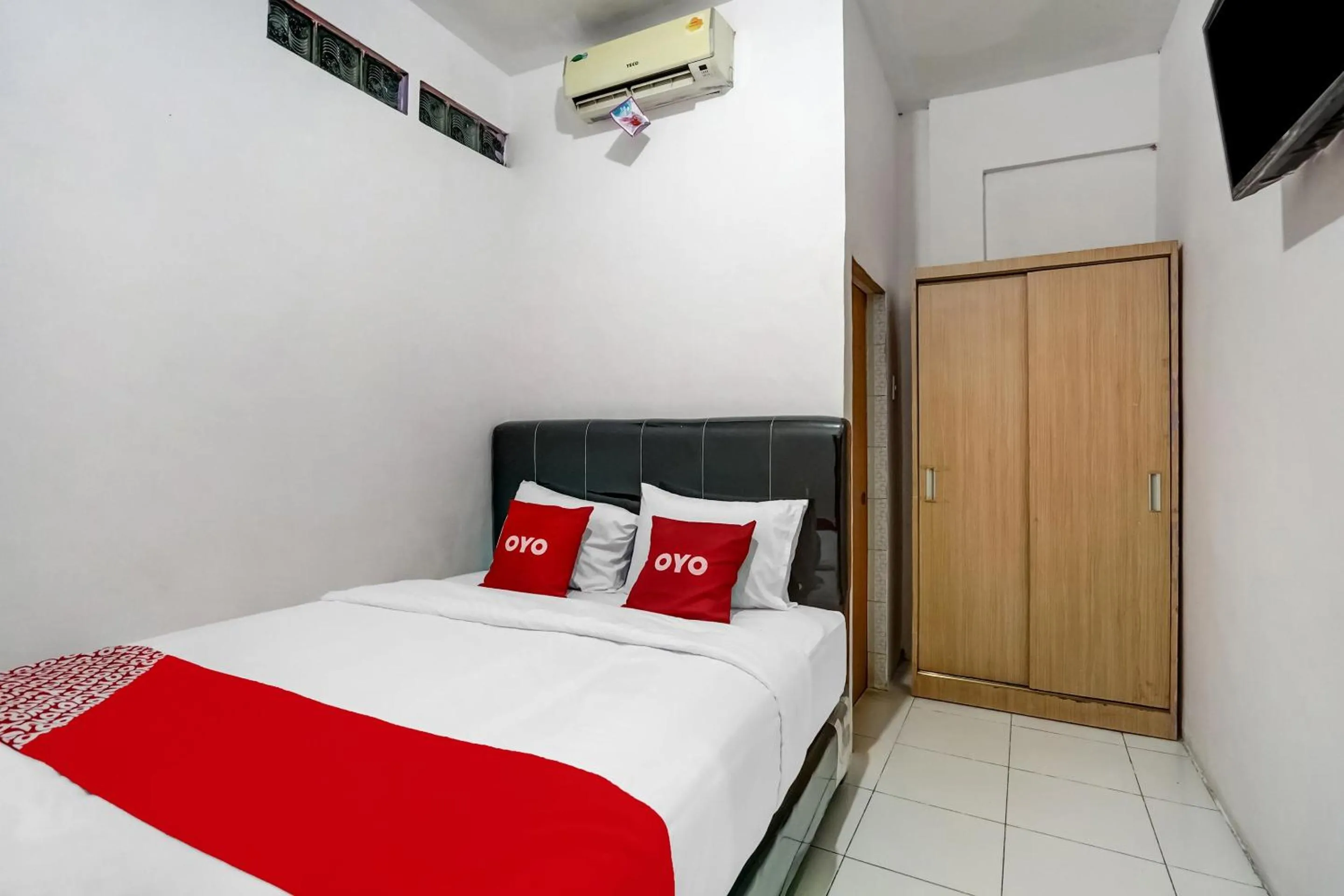 Bedroom, Bed in Hotel O Wilson HomestayNearRSU Bunda Thamrin