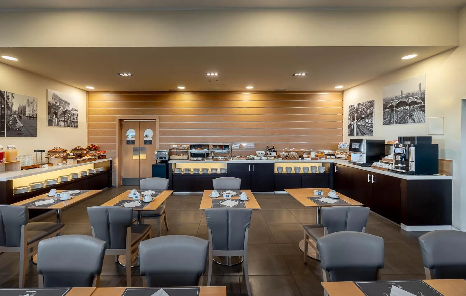 Breakfast in iH Hotels Milano Gioia