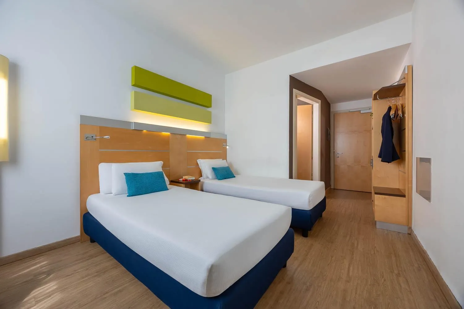 Bed in iH Hotels Milano Gioia