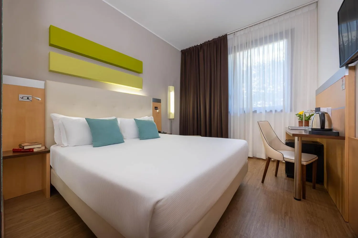 Bed in iH Hotels Milano Gioia