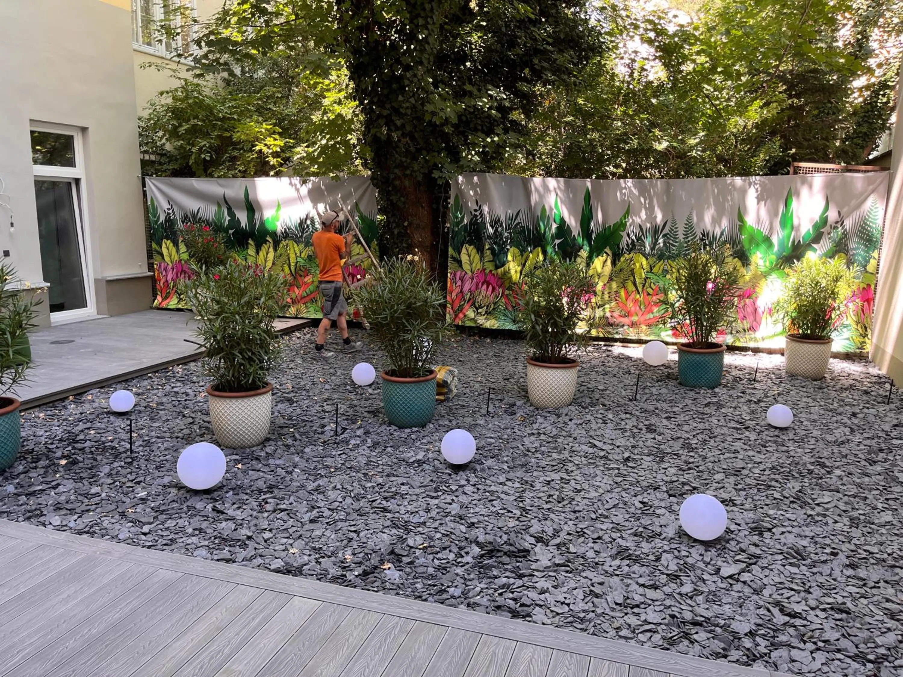 Garden in Street Living Hotel - Apartments