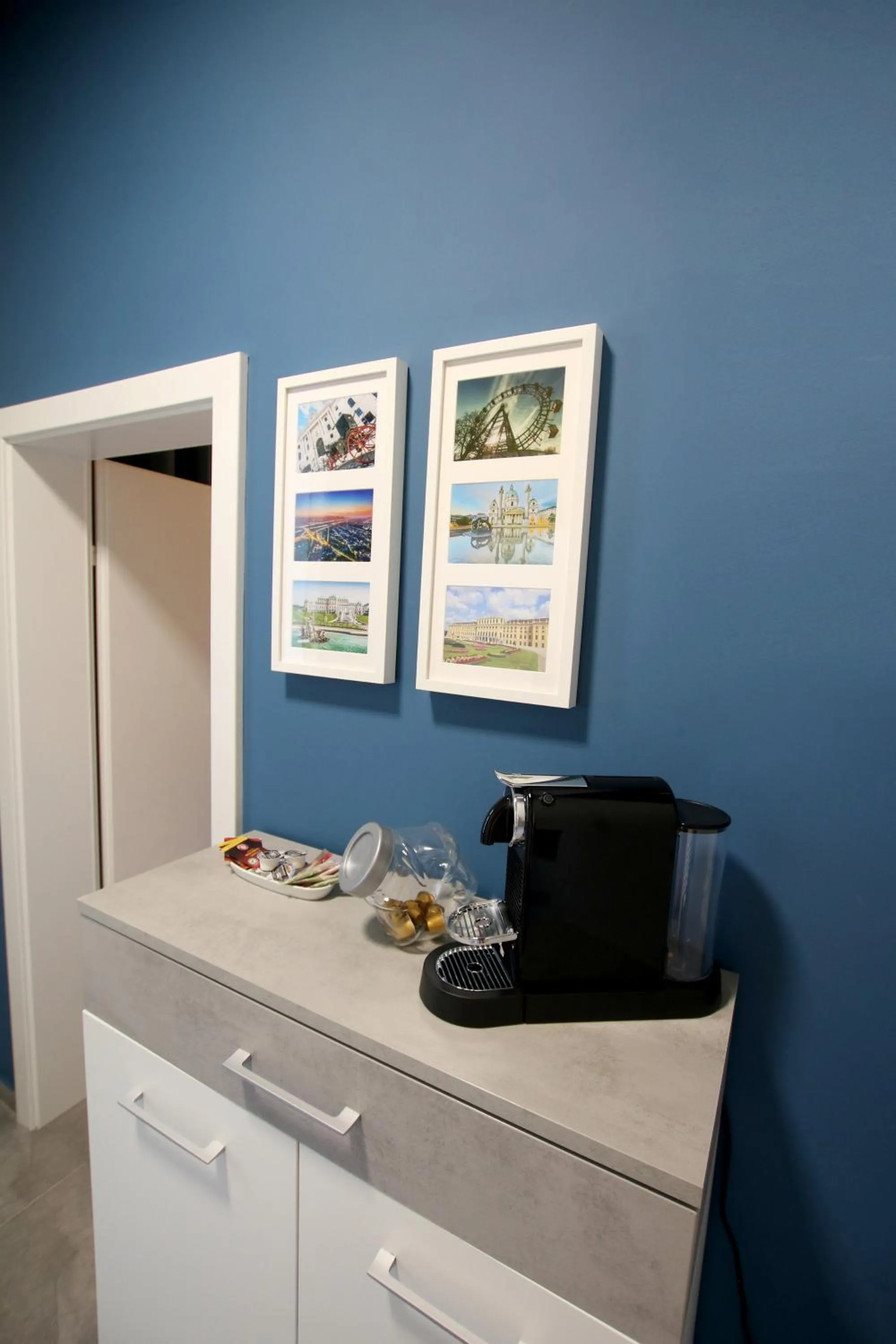 Coffee/tea facilities in Street Living Hotel - Apartments