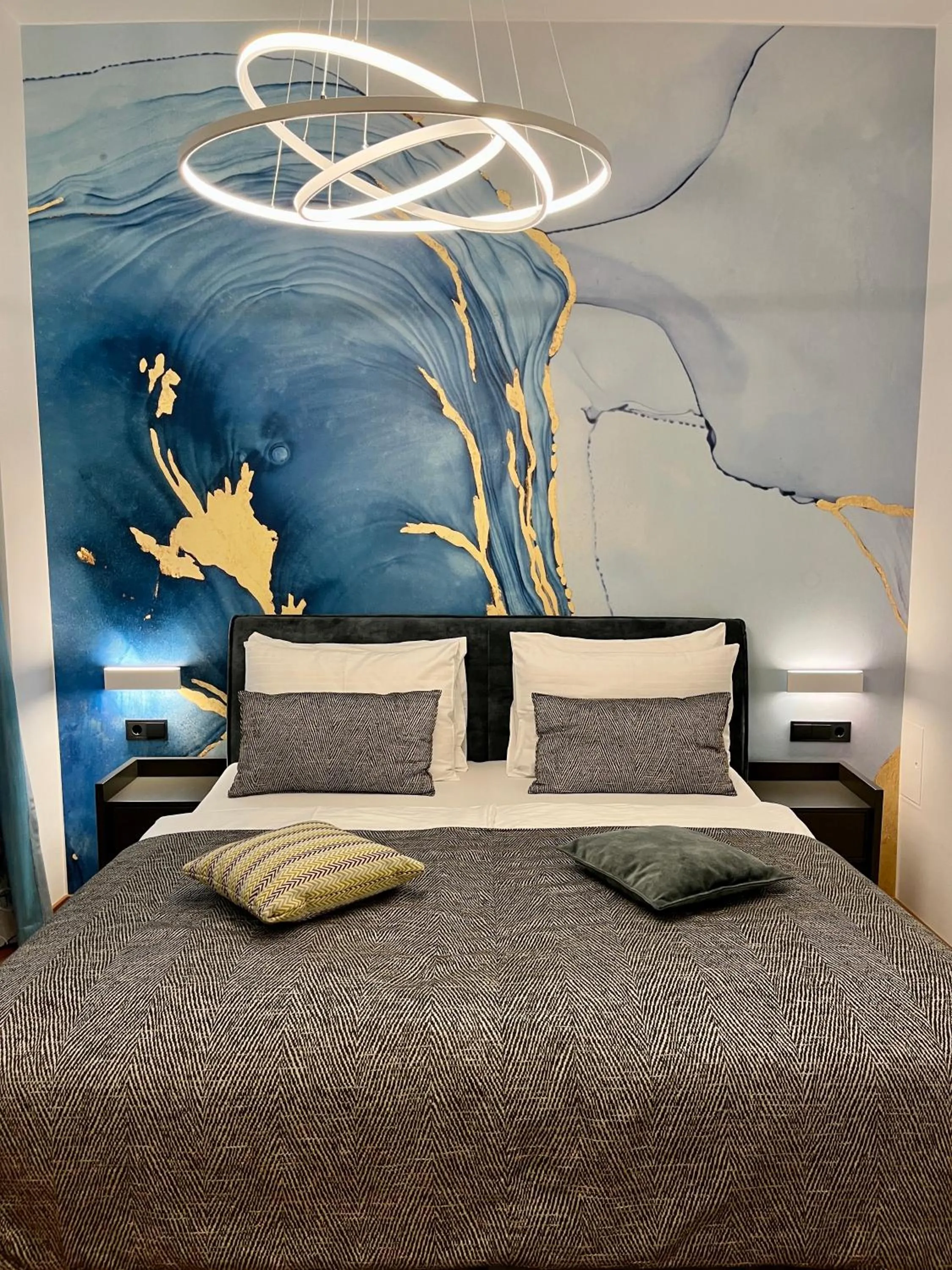 Bed in Street Living Hotel - Apartments