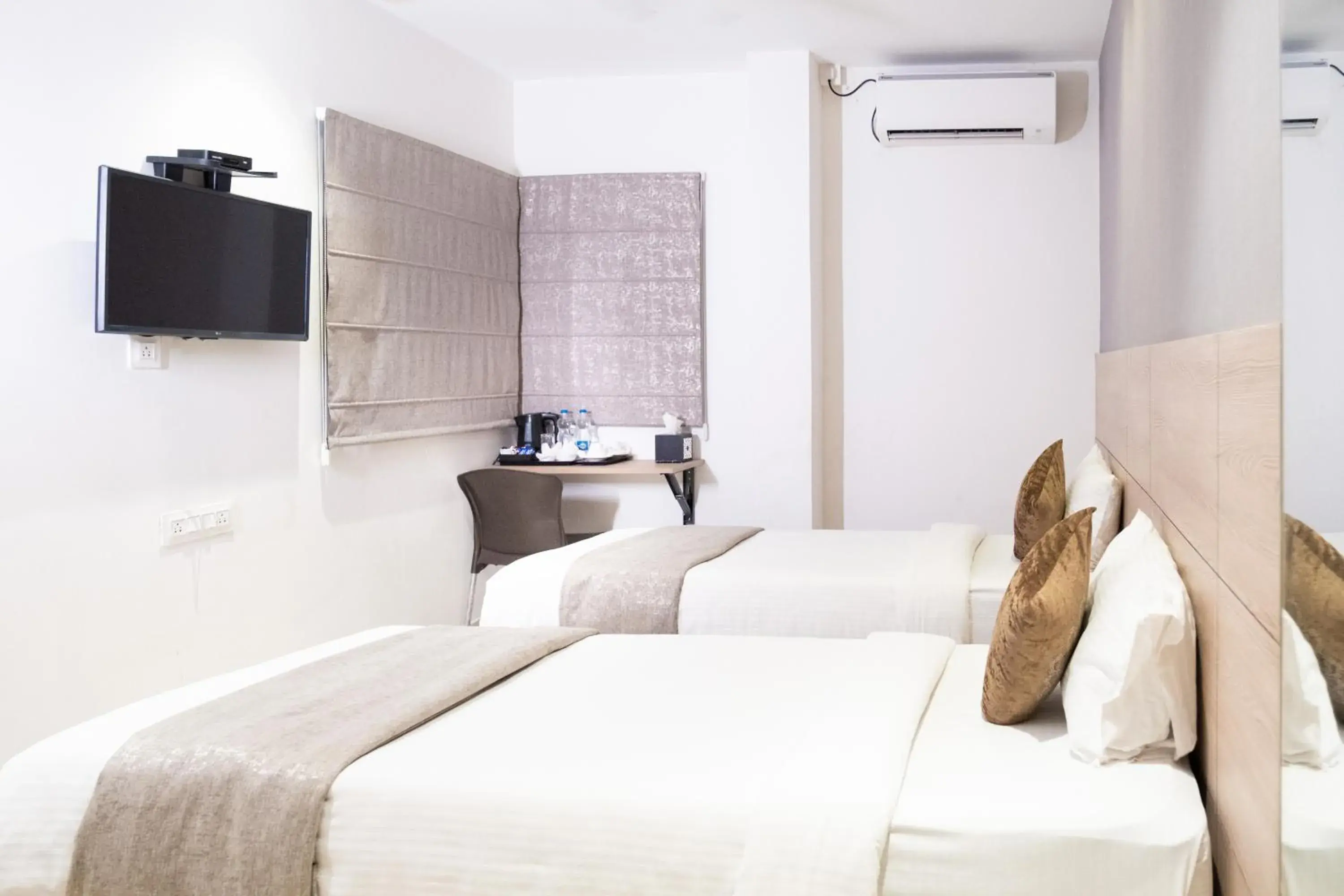 Photo of the whole room, Bed in Hypons Hotel Photo of the whole room, Bed in Hypons Hotel