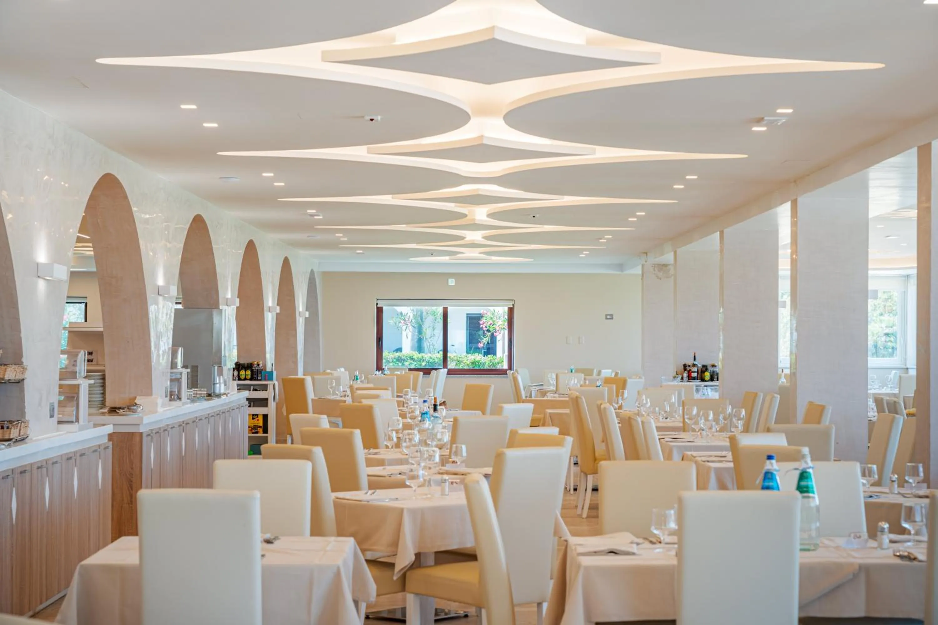 Restaurant/places to eat in Hotel Portoconte