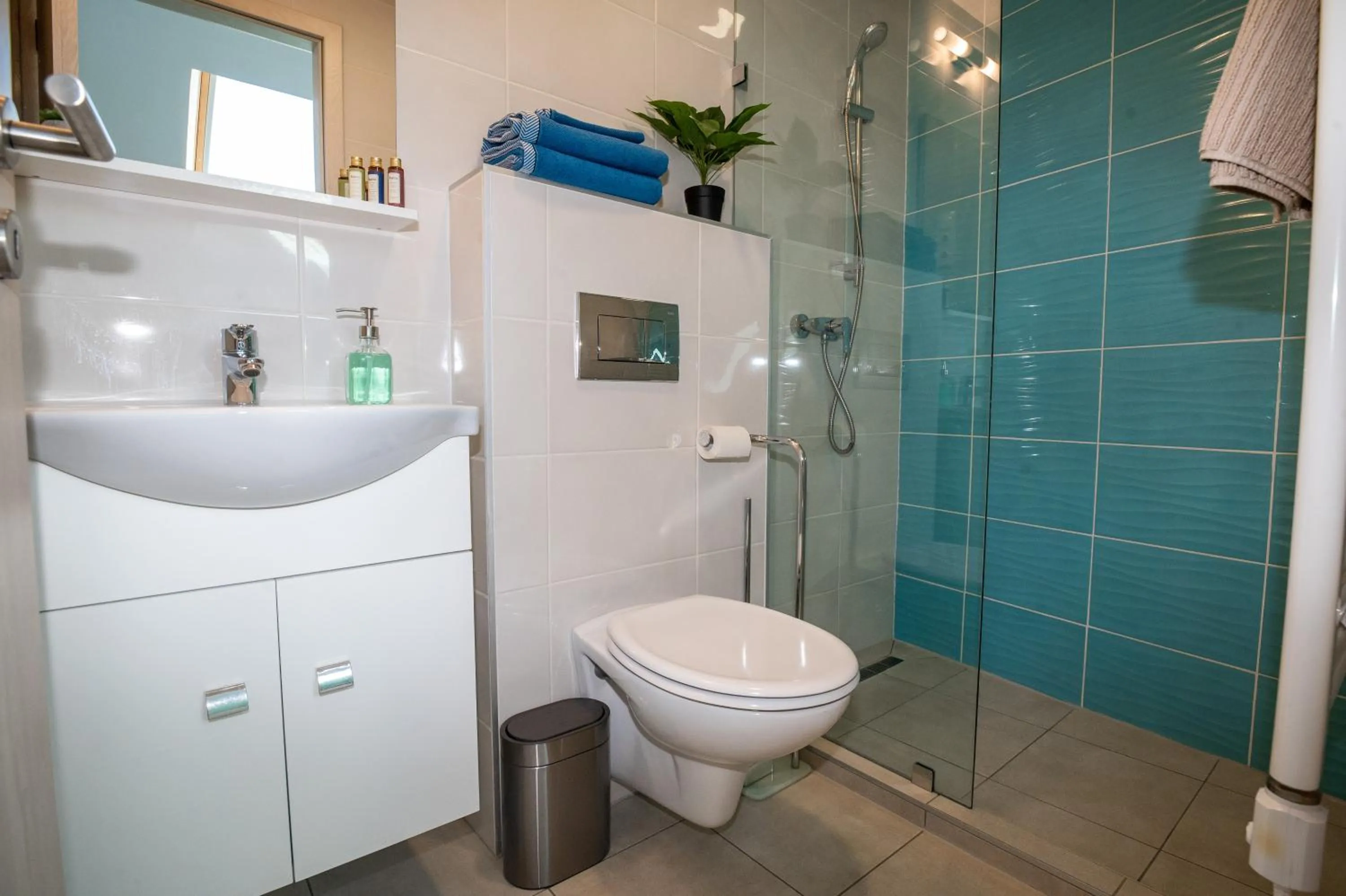 Toilet in Palms Apartments Budapest