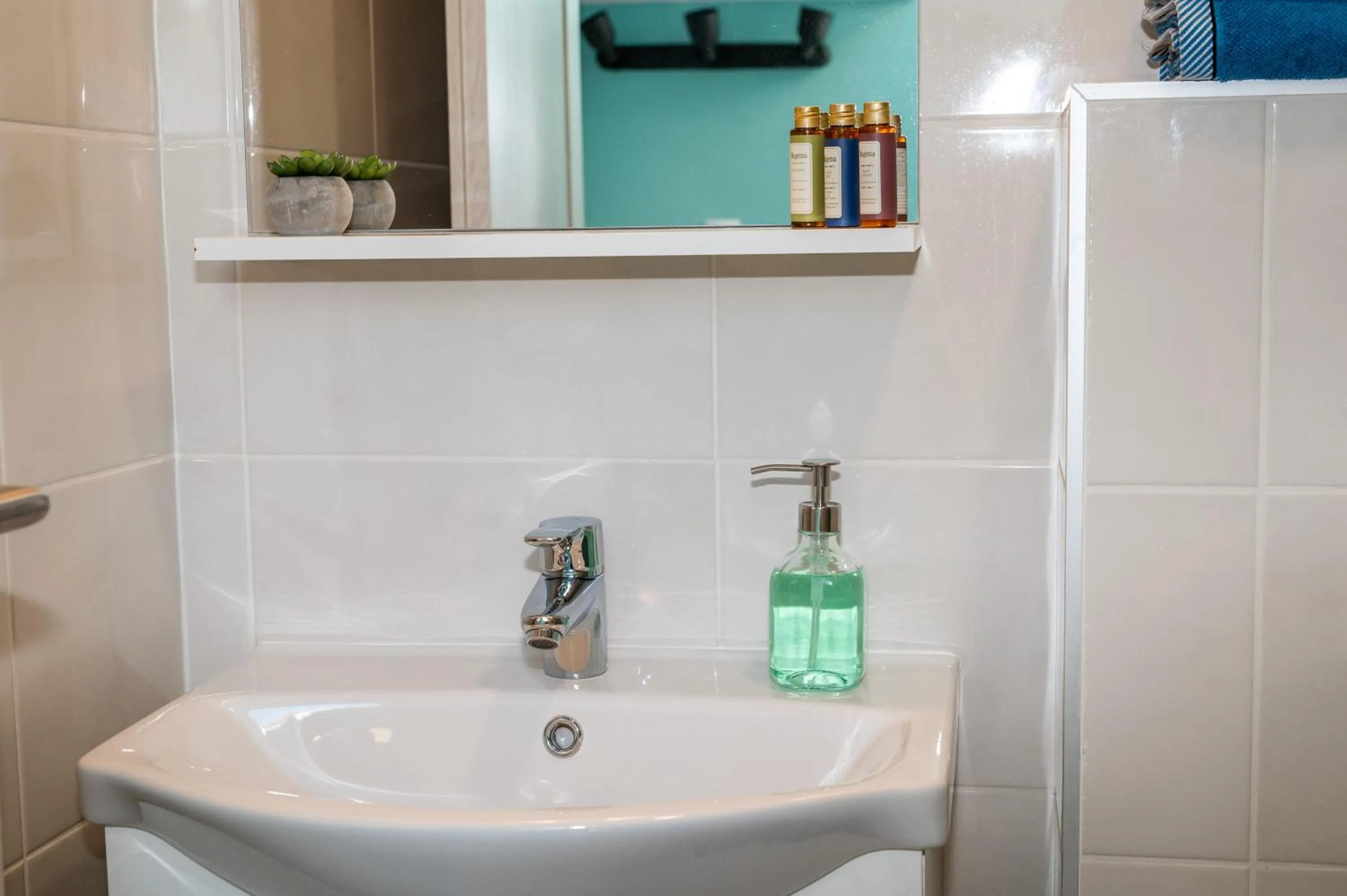 Bathroom in Palms Apartments Budapest