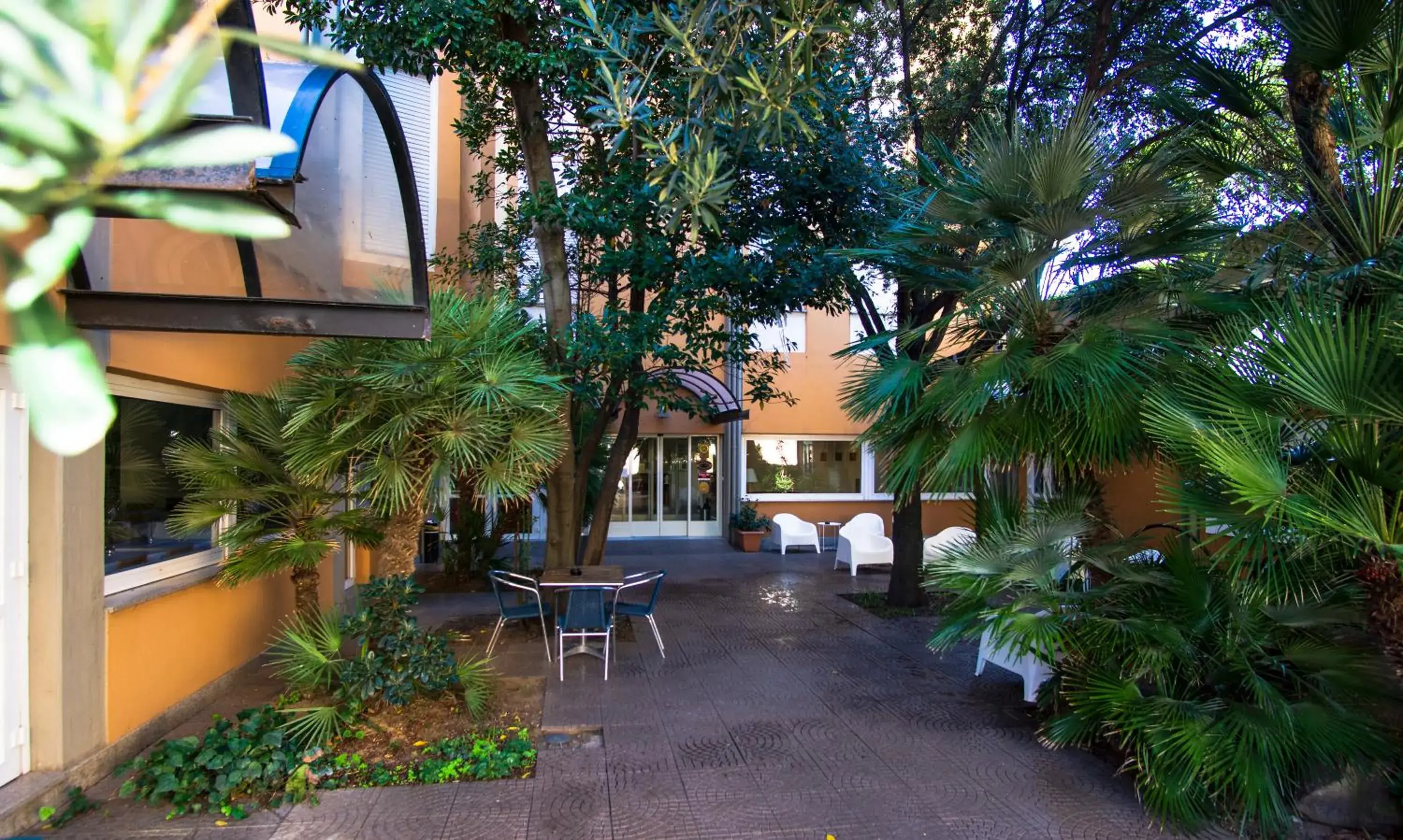 Property building in Mistral2 Hotel Property building in Mistral2 Hotel