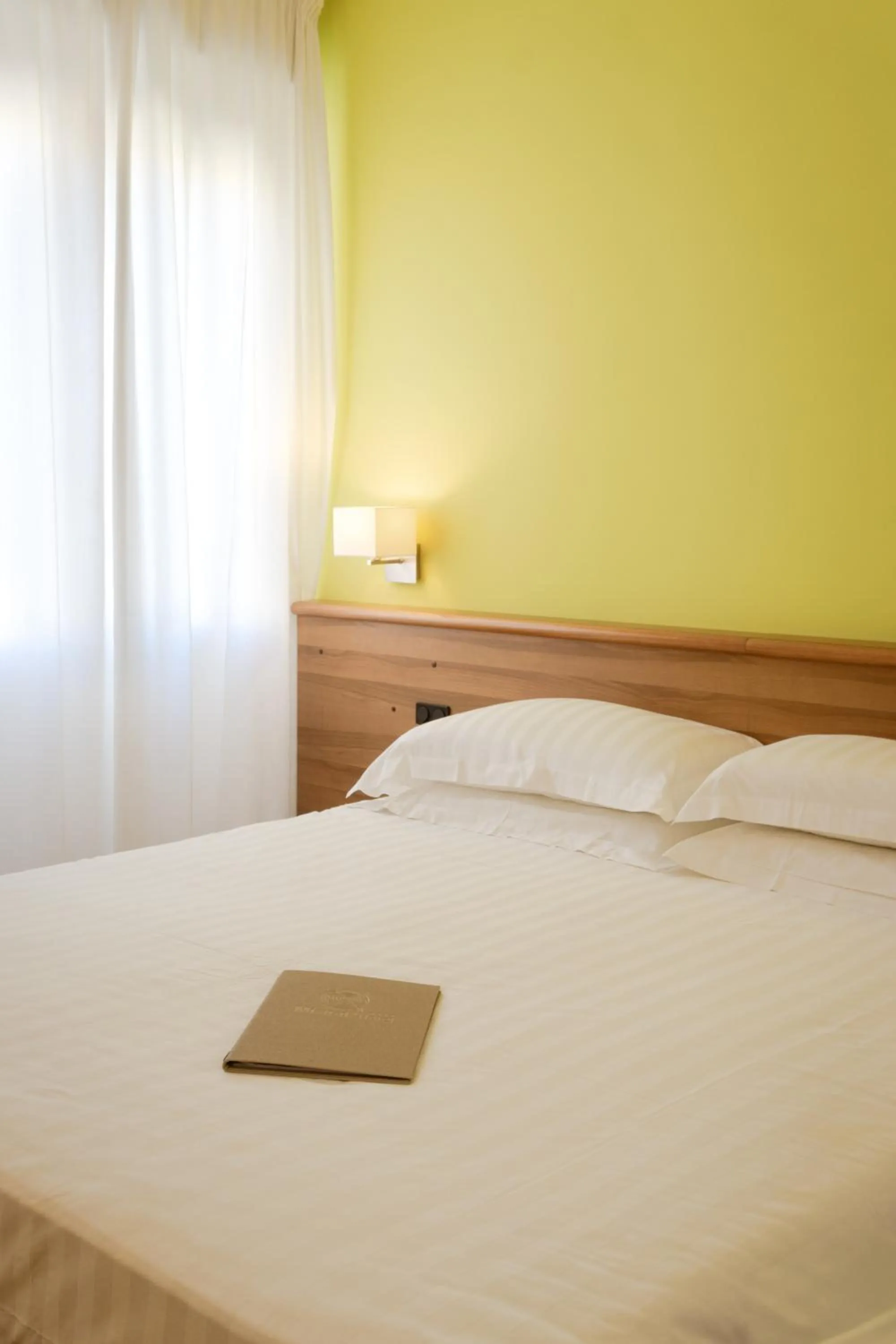 Bedroom, Bed in Mistral2 Hotel