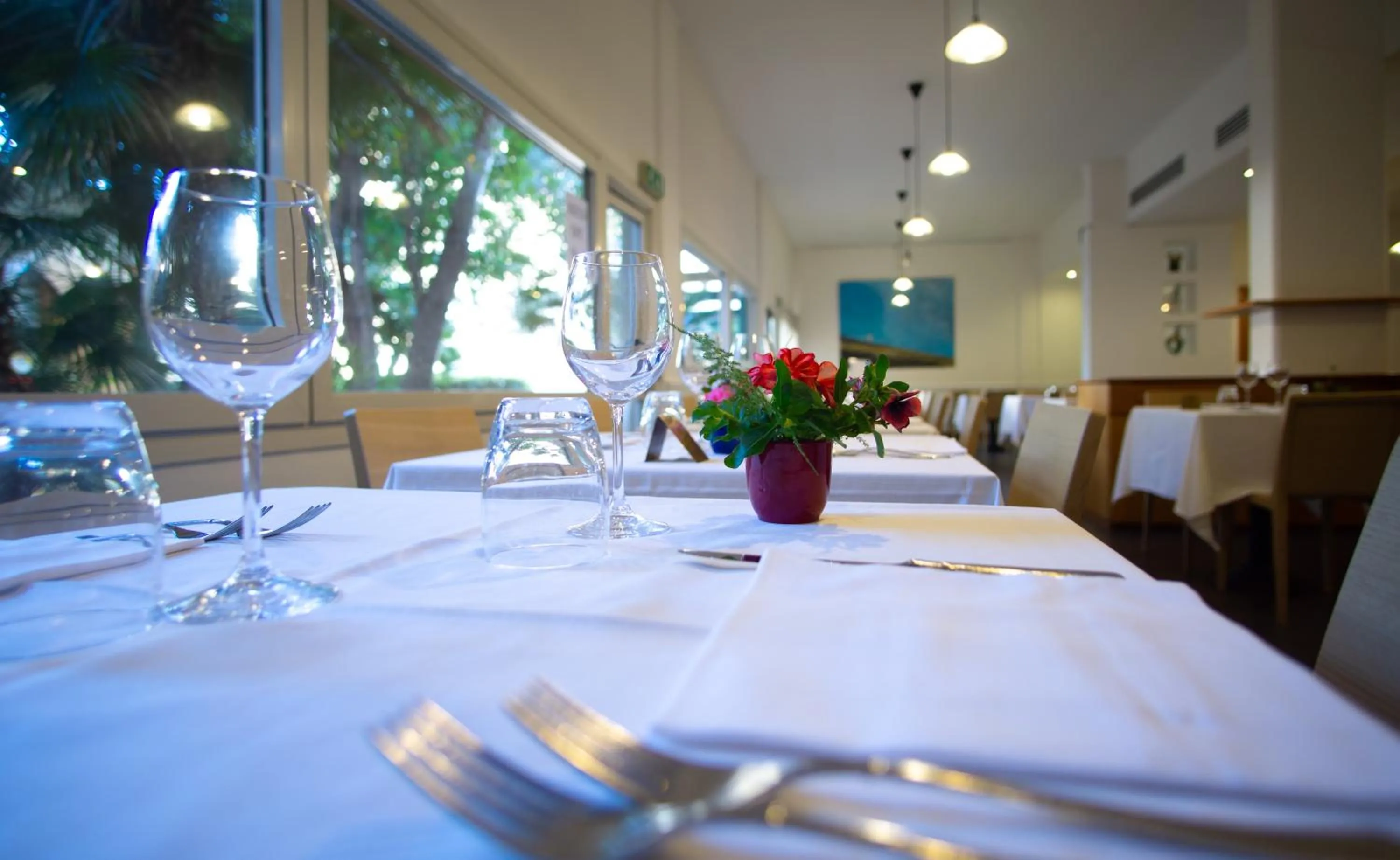 Restaurant/places to eat in Mistral2 Hotel