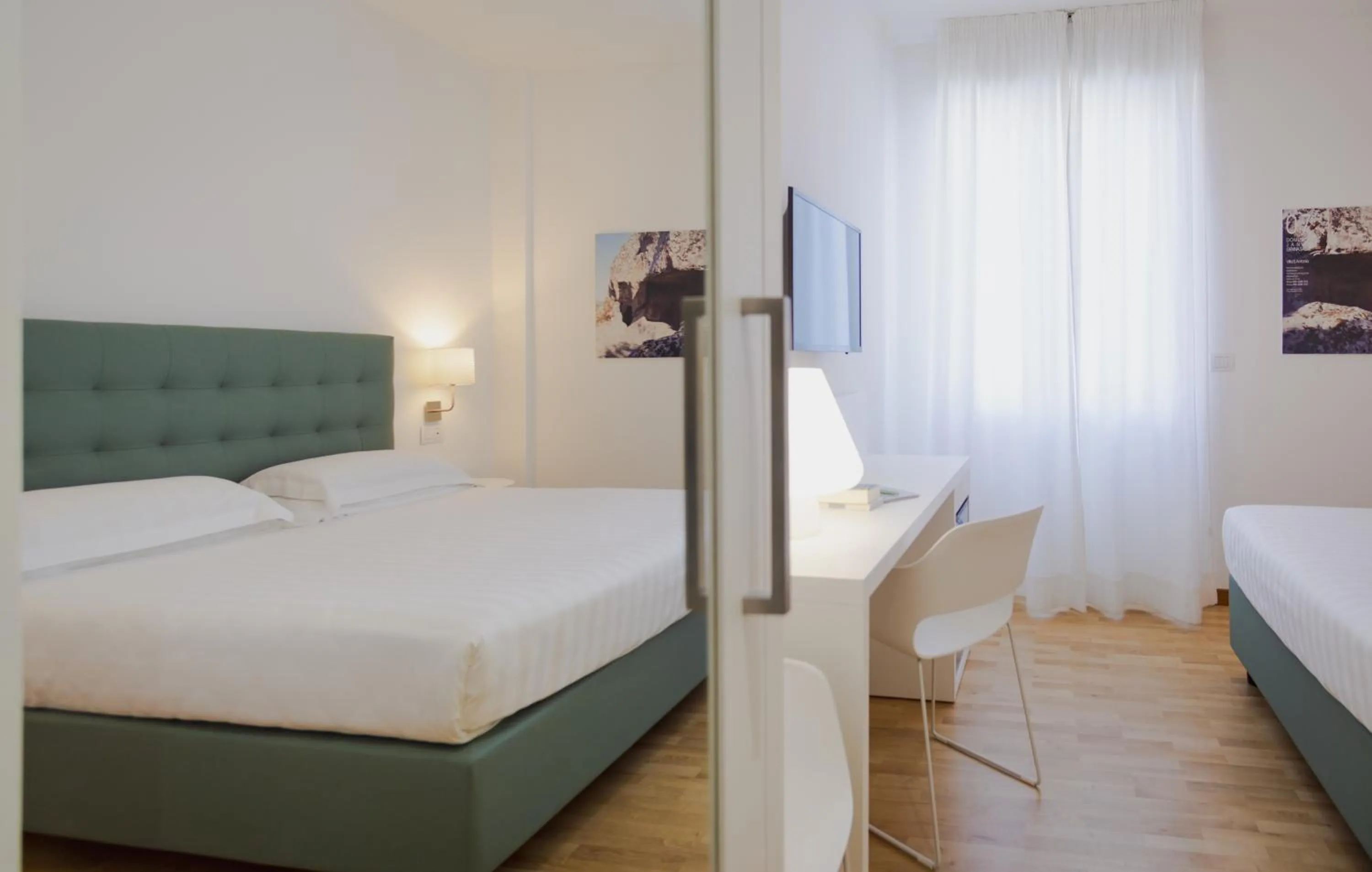 Bedroom, Bed in Mistral2 Hotel