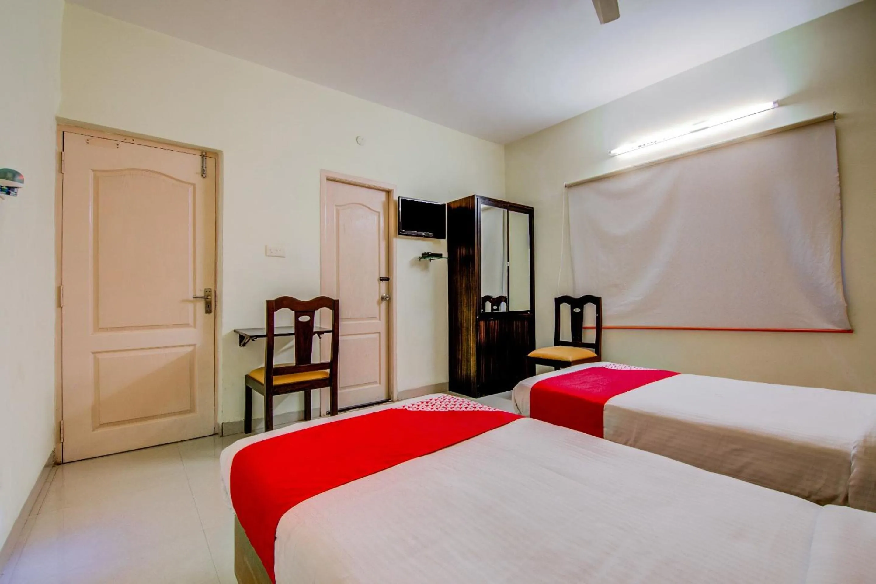Bedroom, Bed in Hotel O Perungudi