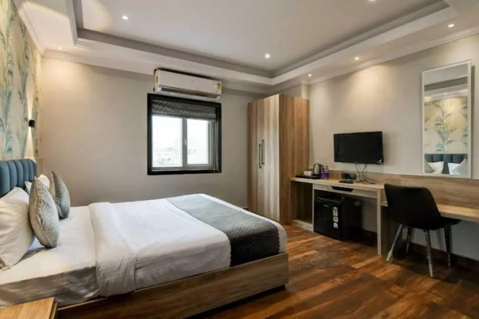Bedroom in Super Townhouse OAK Seventy Seven