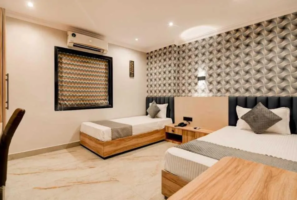 Bedroom in Super Townhouse OAK Seventy Seven