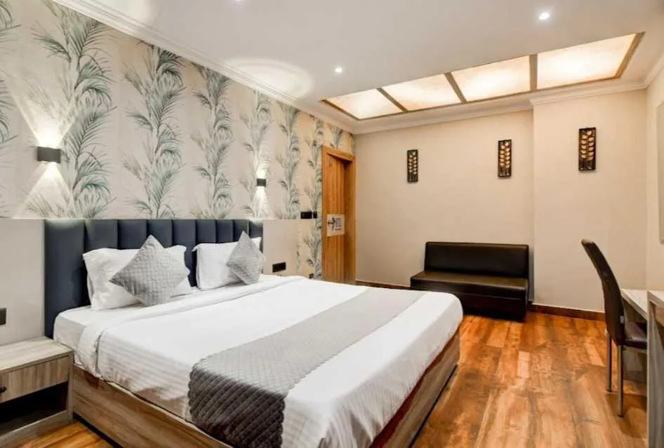 Bedroom in Super Townhouse OAK Seventy Seven