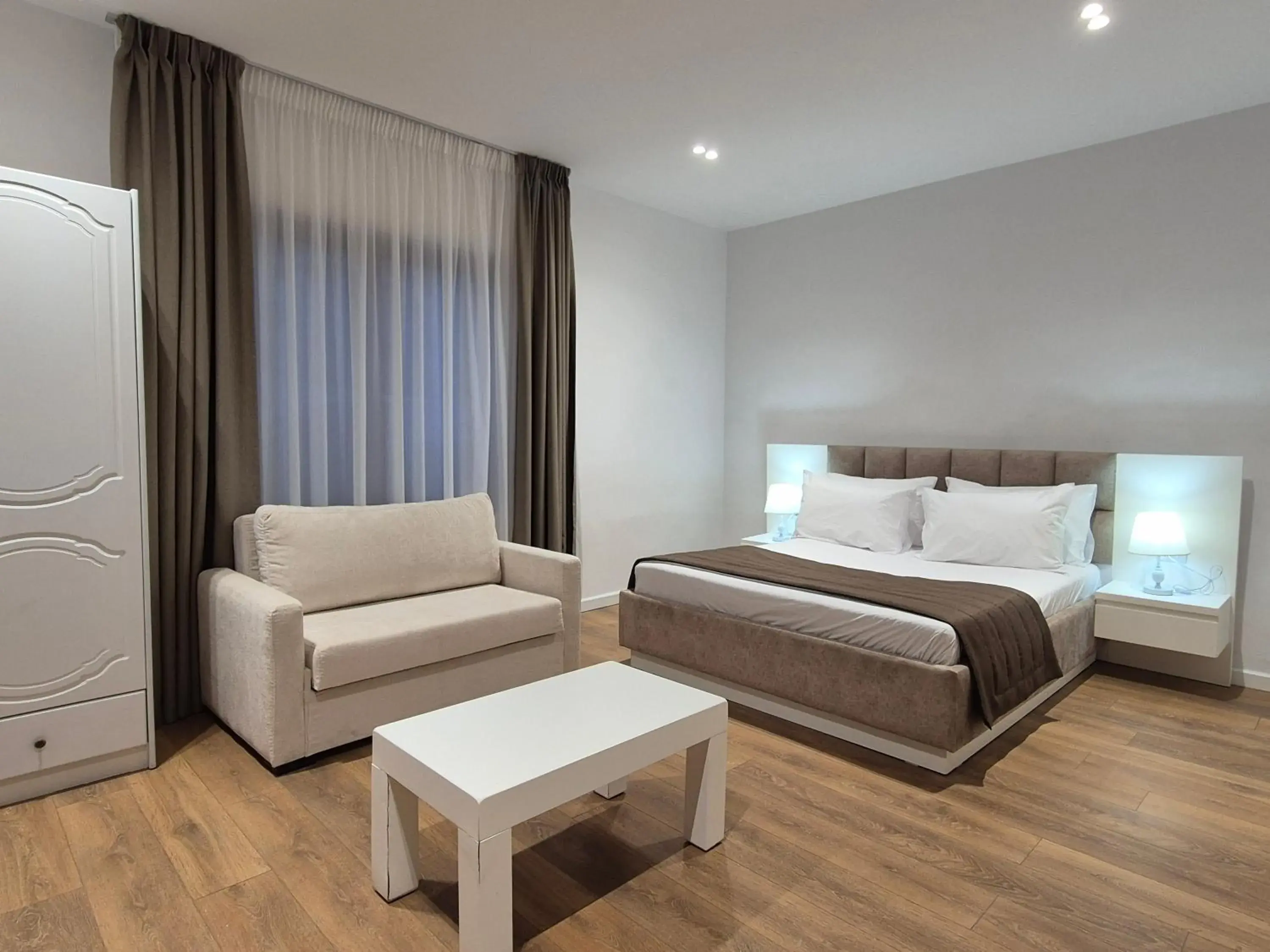 Standard Triple Room with Sea View in ORCHIDS Hotel Standard Triple Room with Sea View in ORCHIDS Hotel