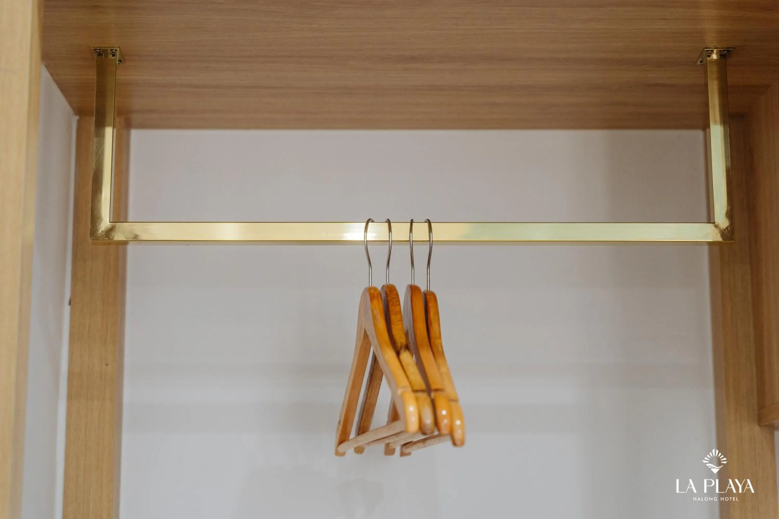 wardrobe in La Playa Ha Long Hotel