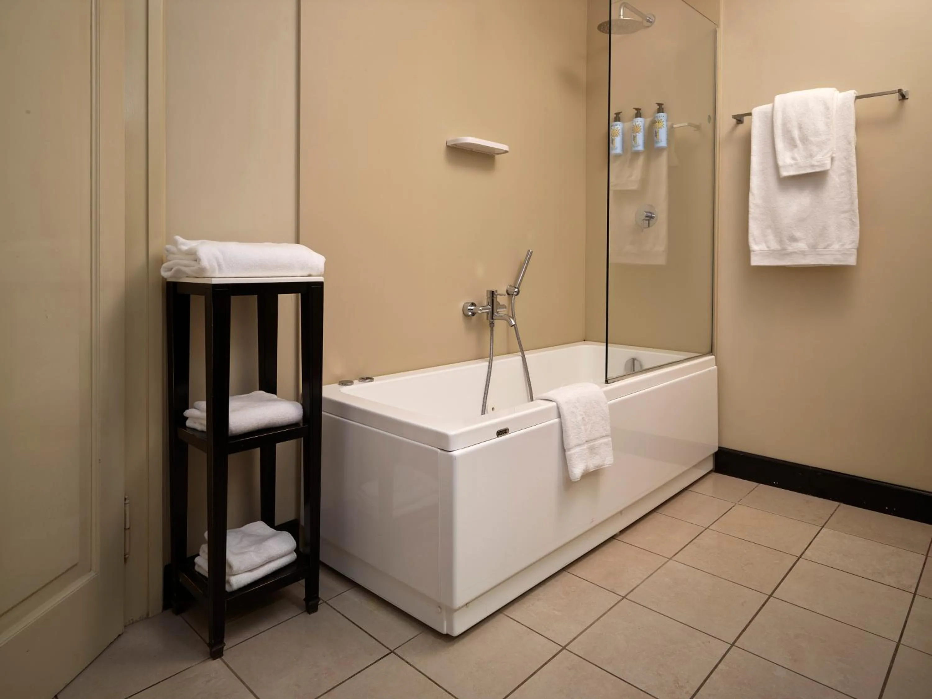 Bath in Santa Maria Foris