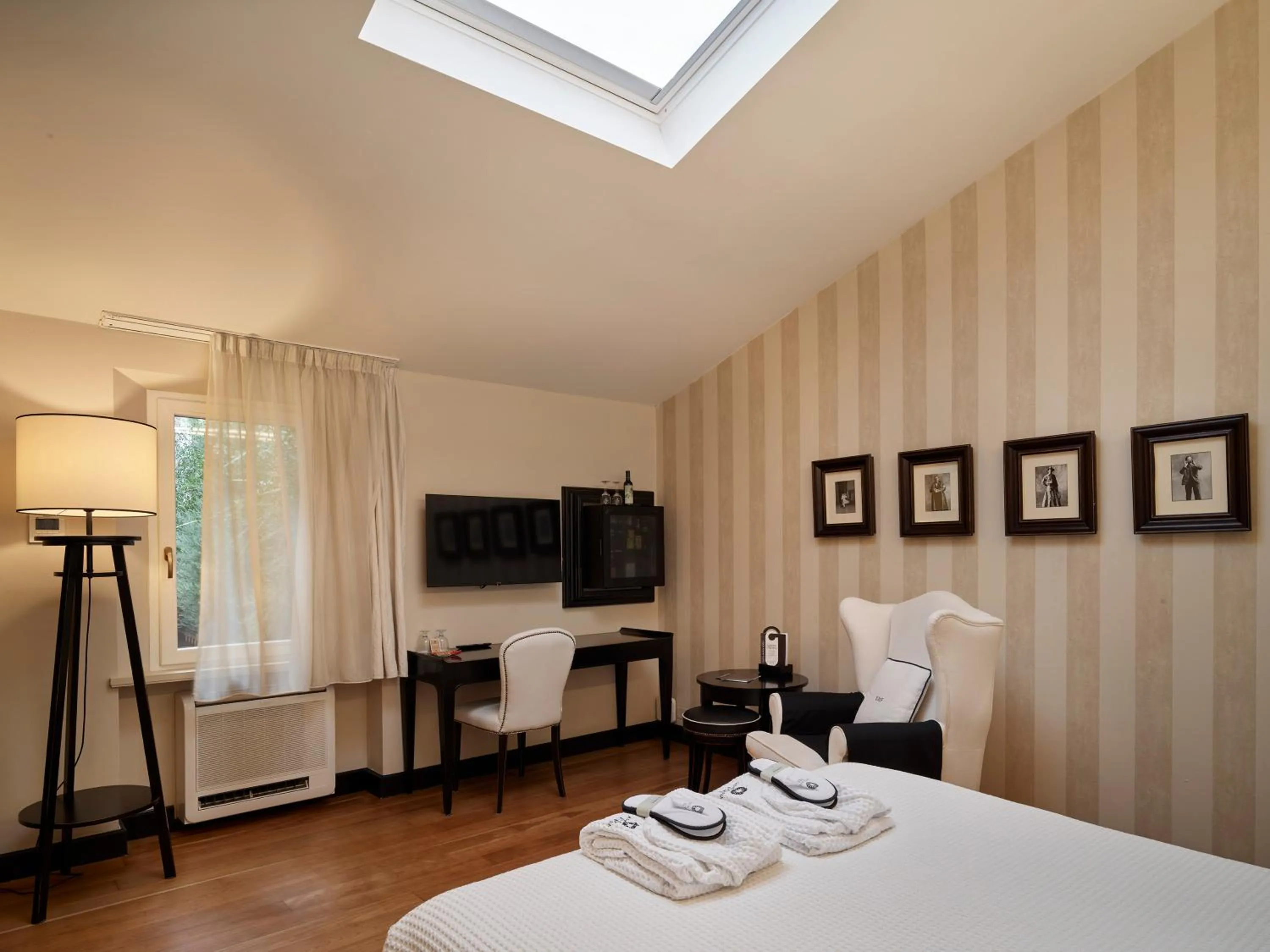 TV and multimedia, Bed in Santa Maria Foris