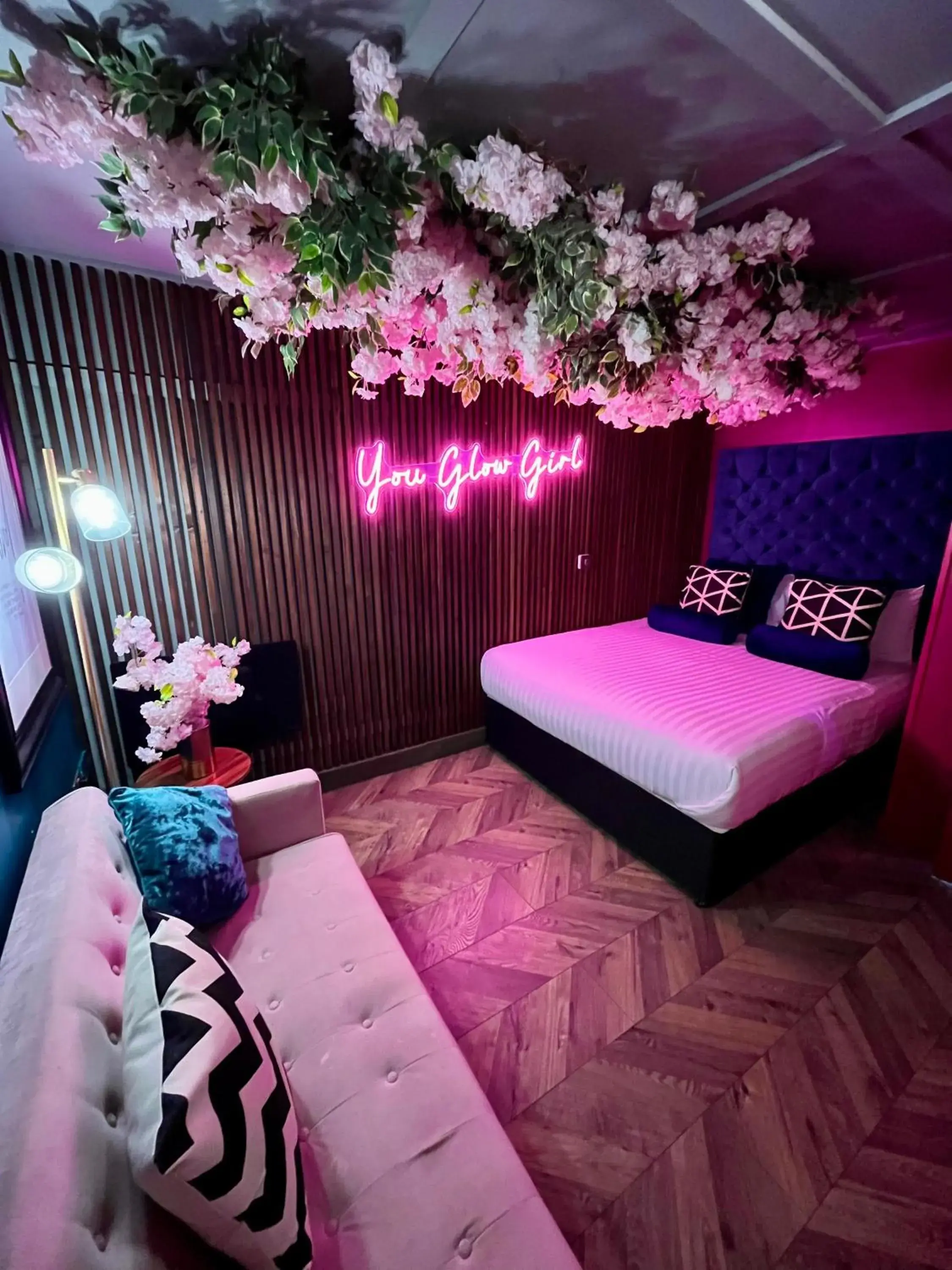 Manchester's ONLY private party suite for 12 with Makeup Room Manchester's ONLY private party suite for 12 with Makeup Room