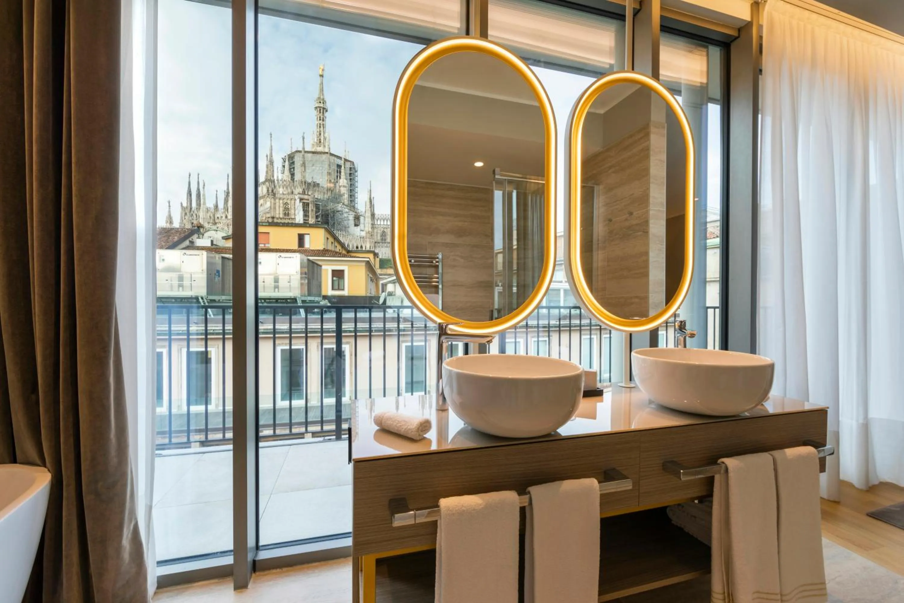 Bathroom in Rosa Grand Milano - Starhotels Collezione
