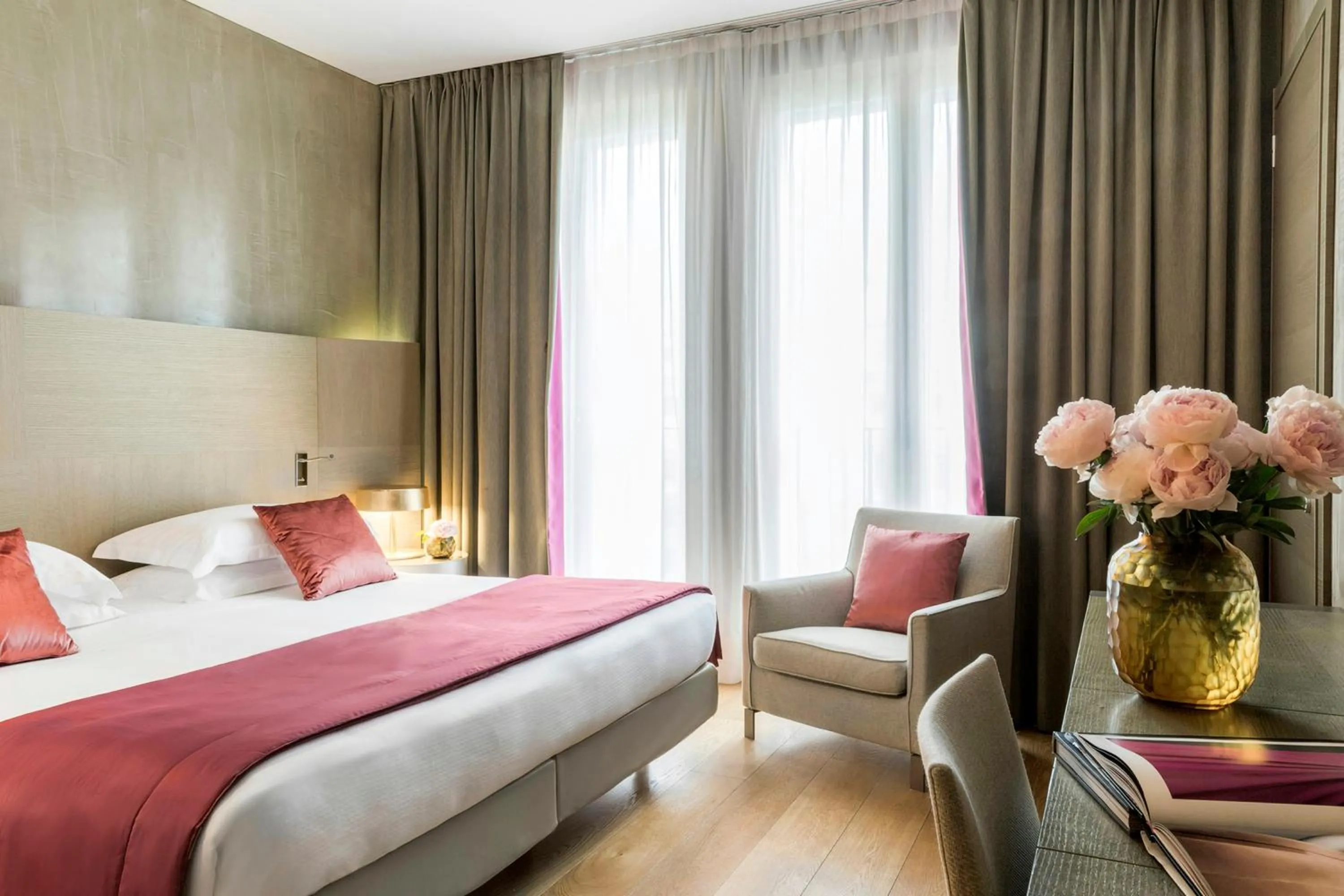 Photo of the whole room, Bed in Rosa Grand Milano - Starhotels Collezione