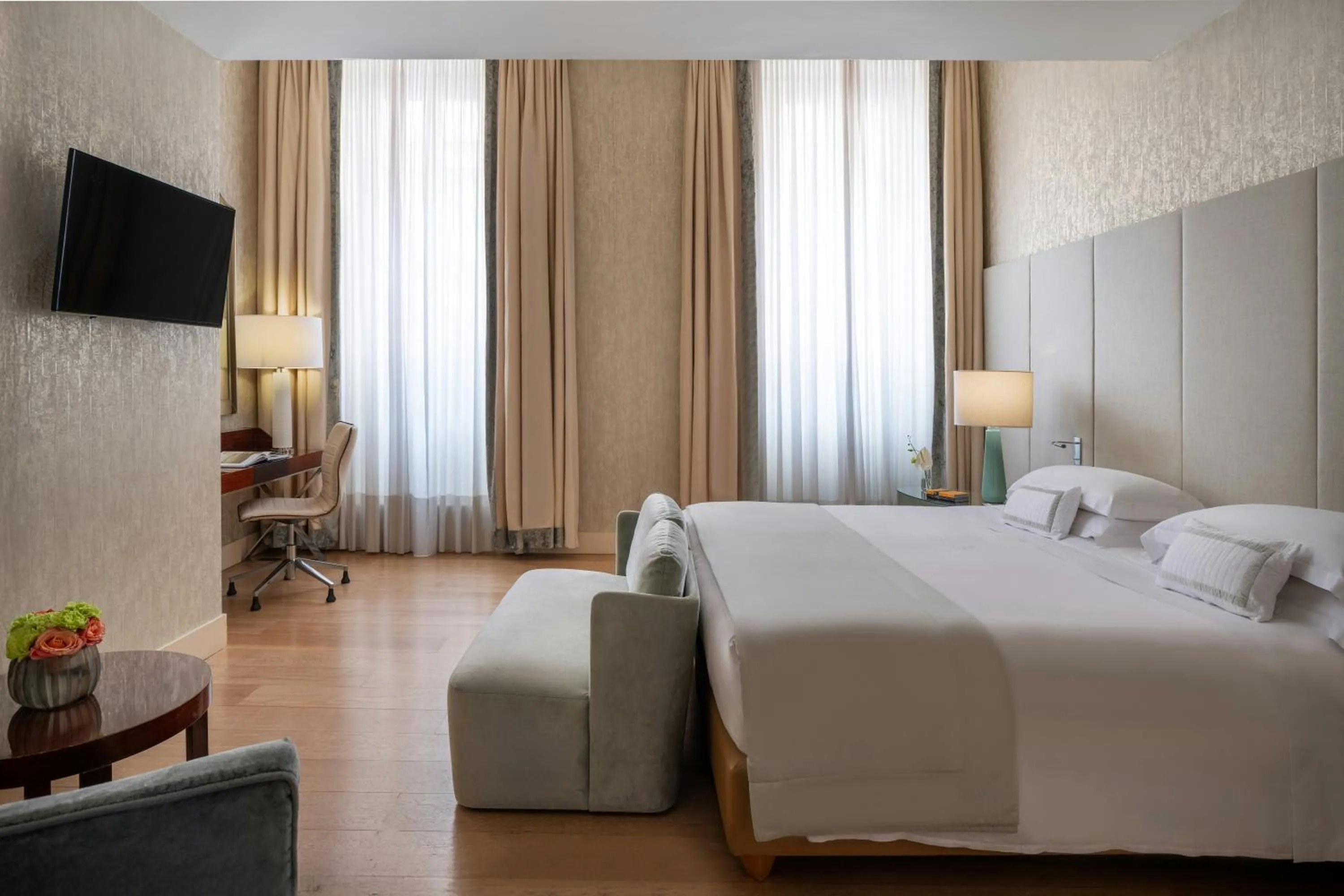 Photo of the whole room, Bed in Rosa Grand Milano - Starhotels Collezione