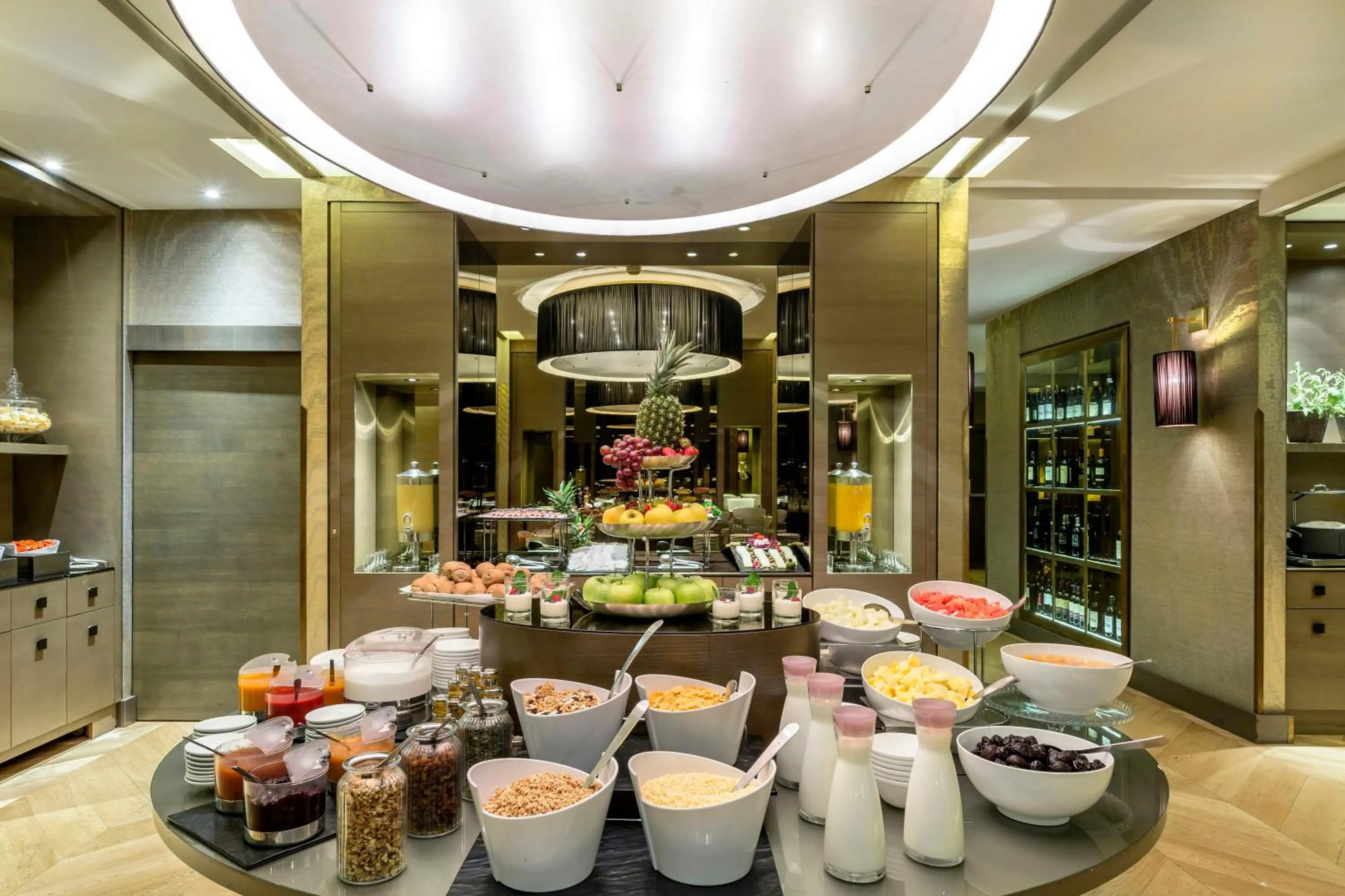 Breakfast in Rosa Grand Milano - Starhotels Collezione