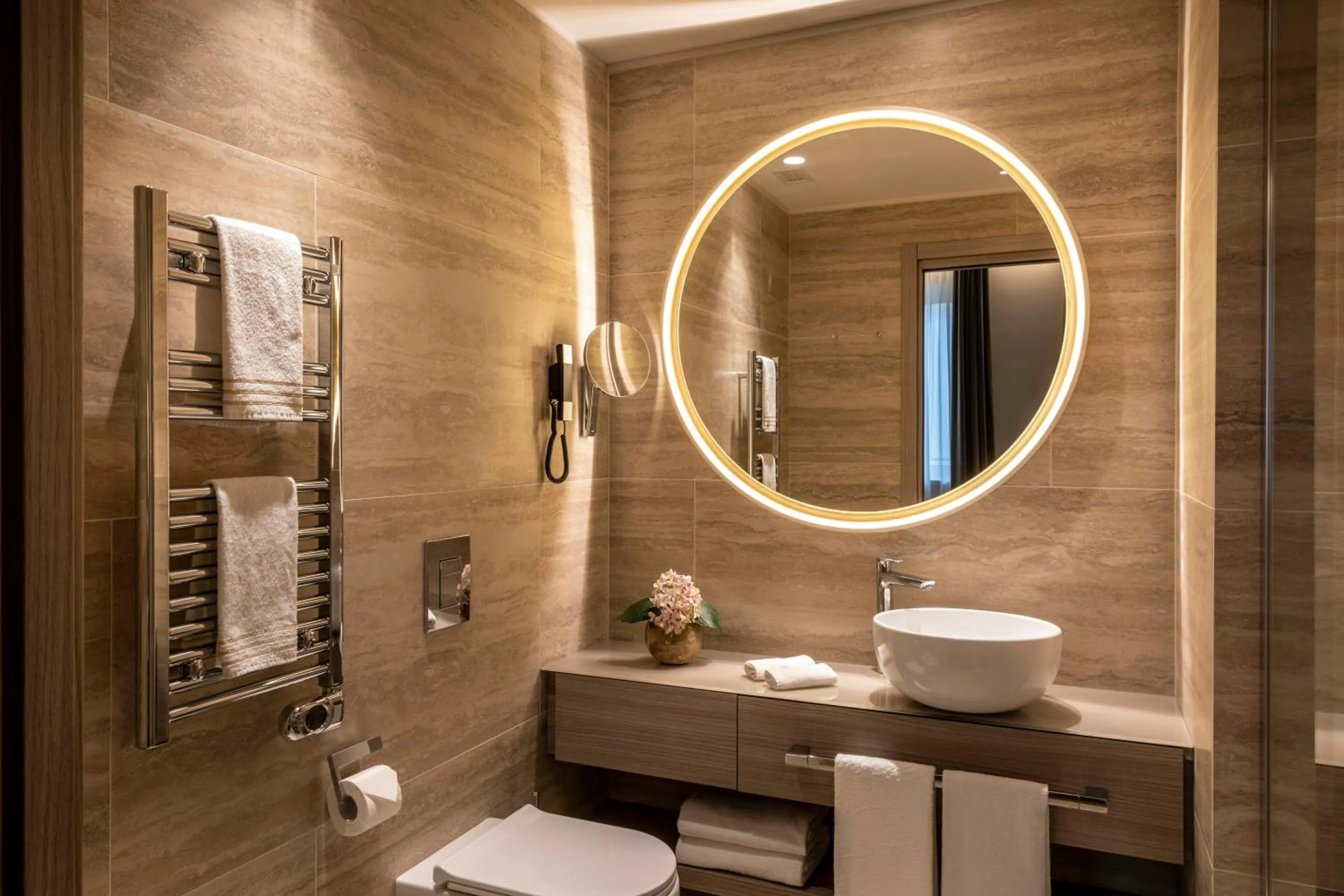 Bathroom in Rosa Grand Milano - Starhotels Collezione