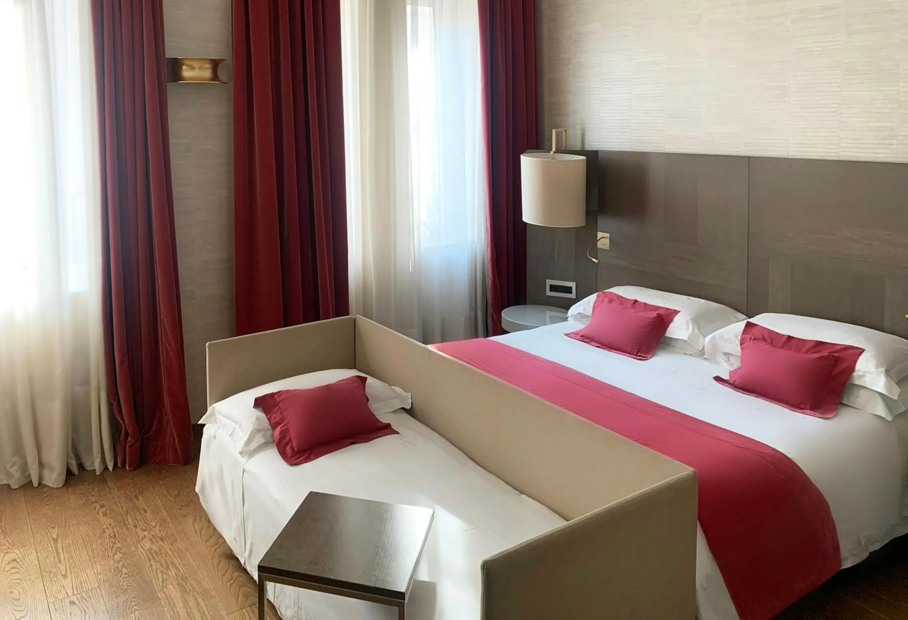 Photo of the whole room, Bed in Rosa Grand Milano - Starhotels Collezione