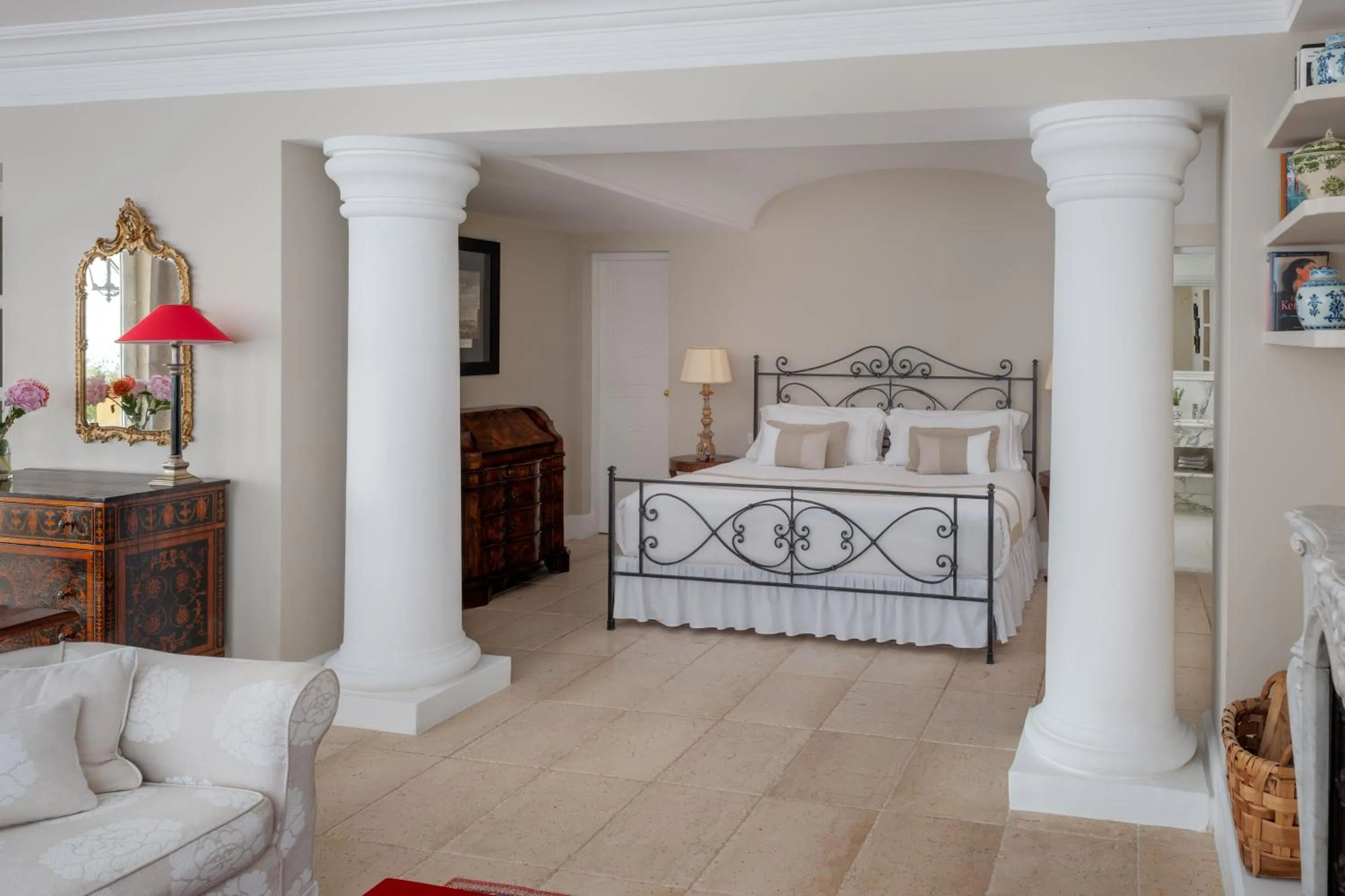 Bed in Hotel Caesar Augustus