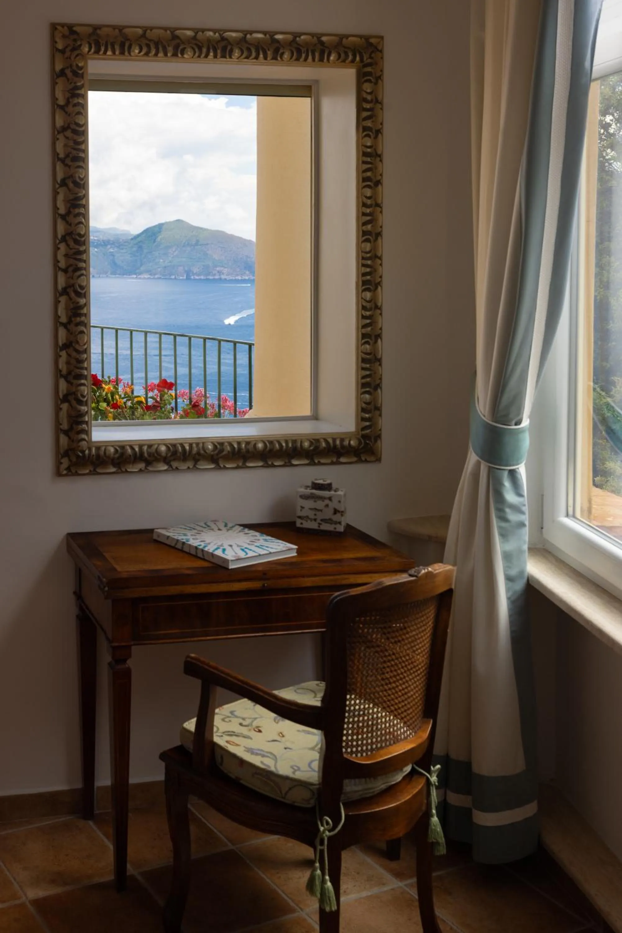 Seating area in Hotel Caesar Augustus
