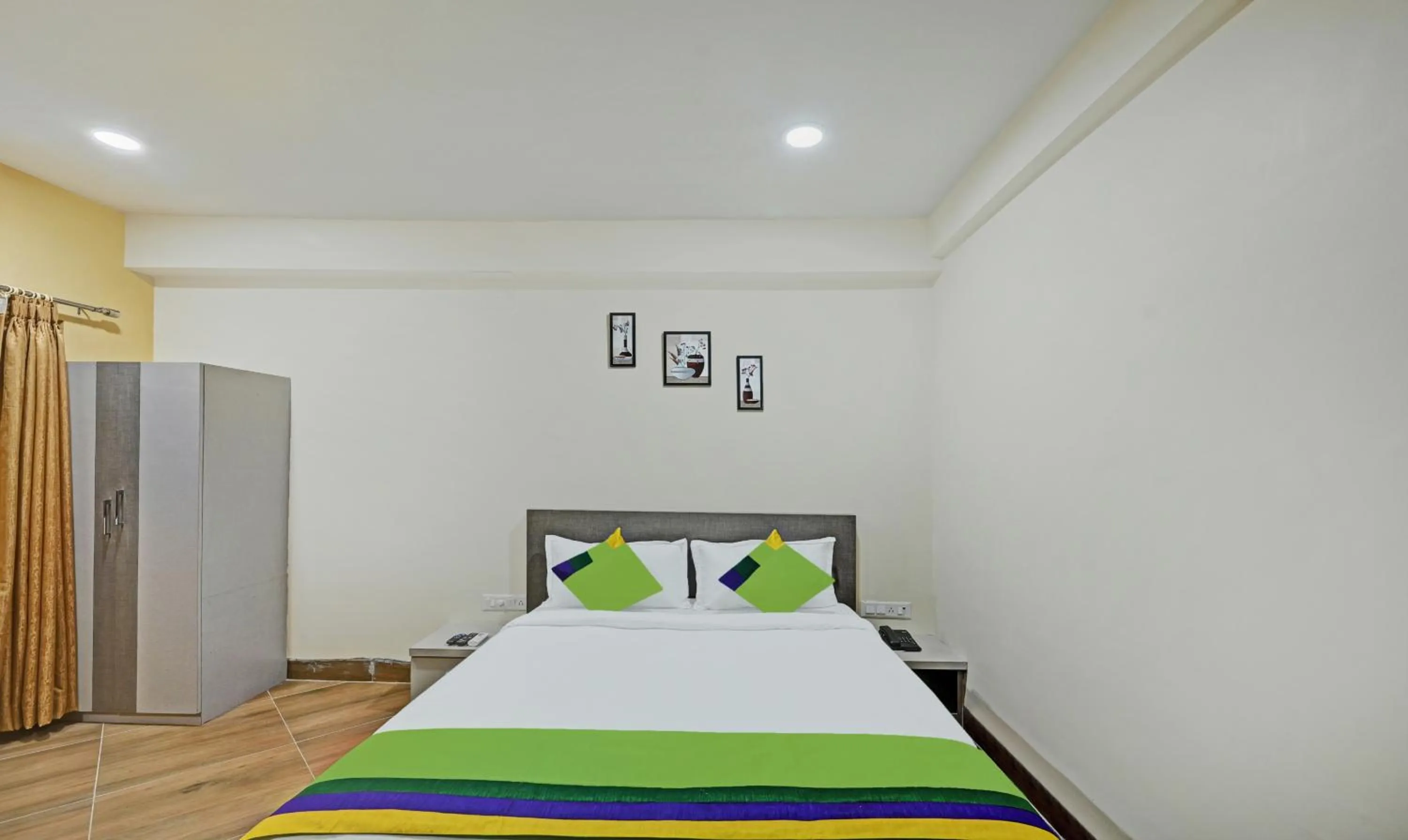 Bedroom, Bed in Treebo Sidhartha Elite