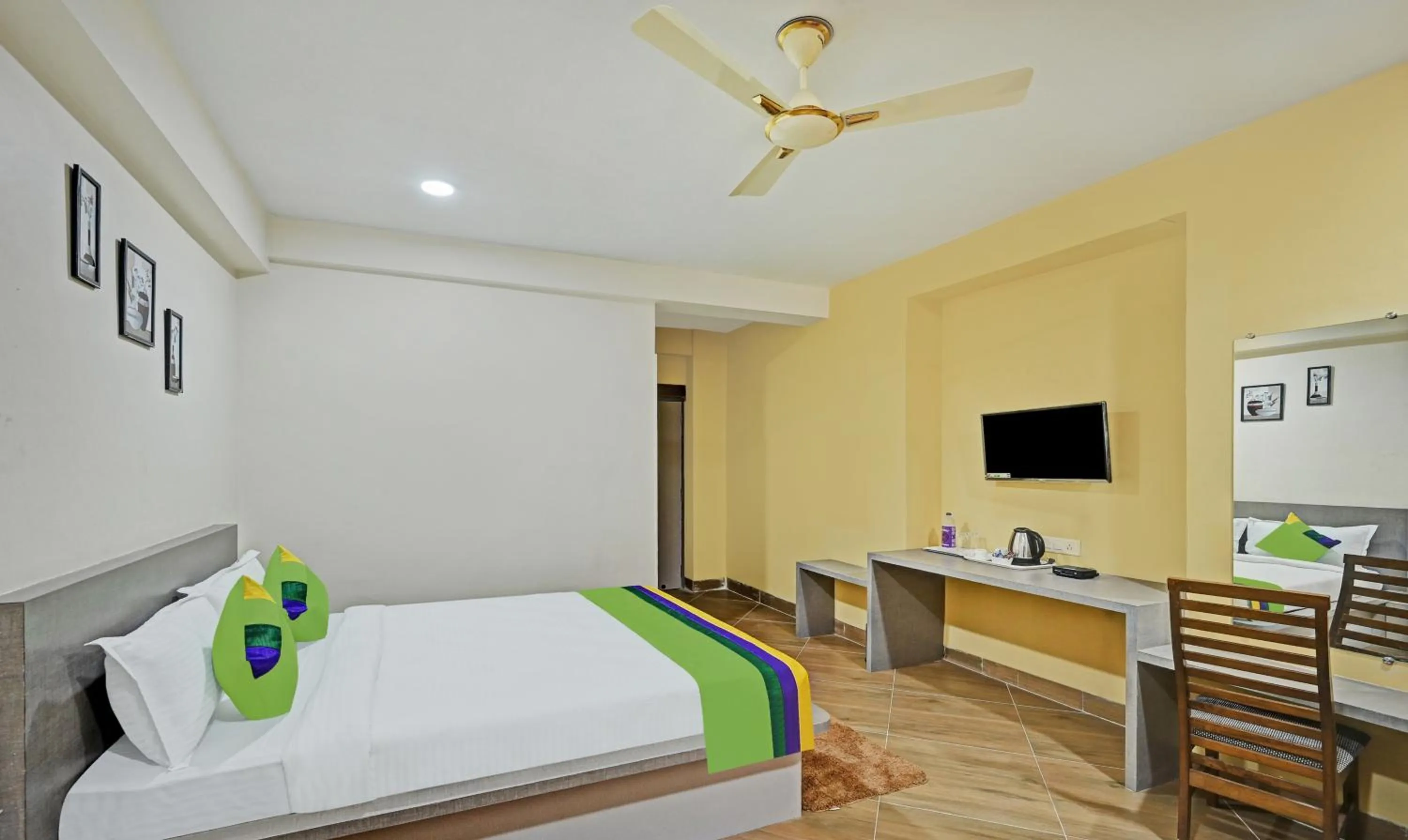 TV and multimedia, Bed in Treebo Sidhartha Elite
