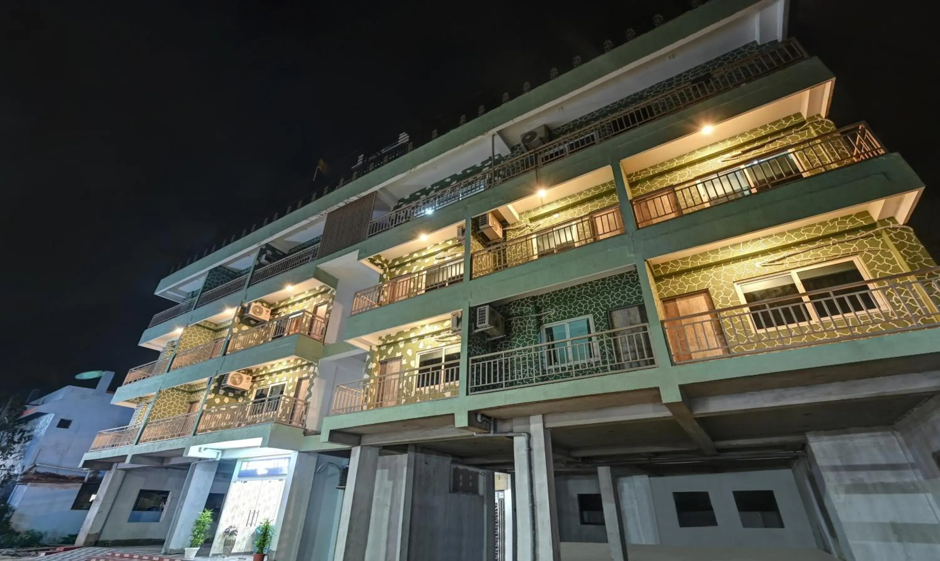 Facade/entrance in Treebo Sidhartha Elite Facade/entrance in Treebo Sidhartha Elite