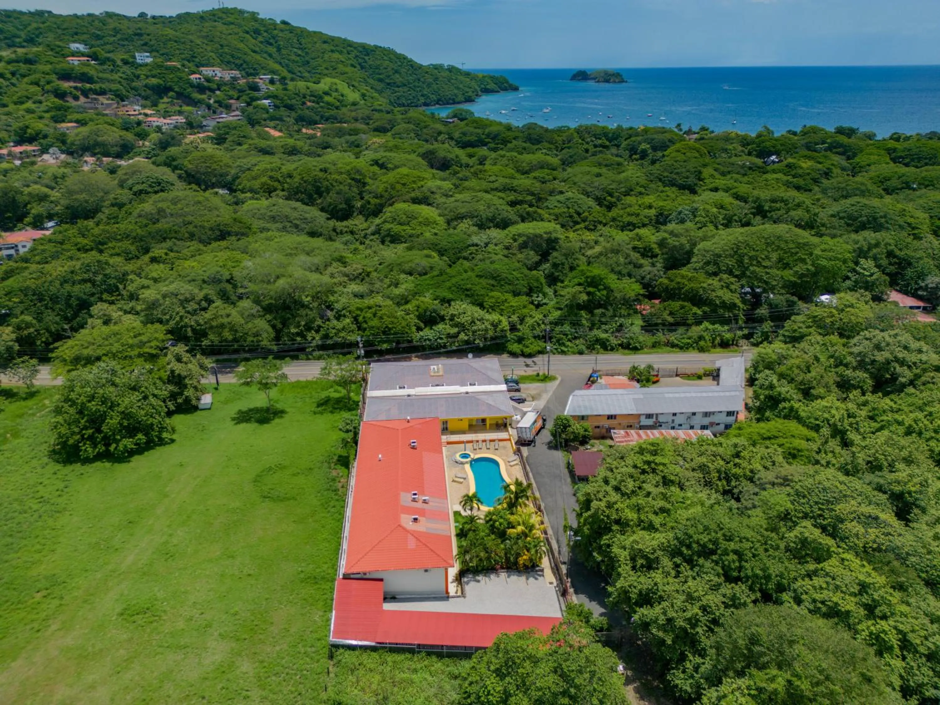 Property building in Hermosa Paradise