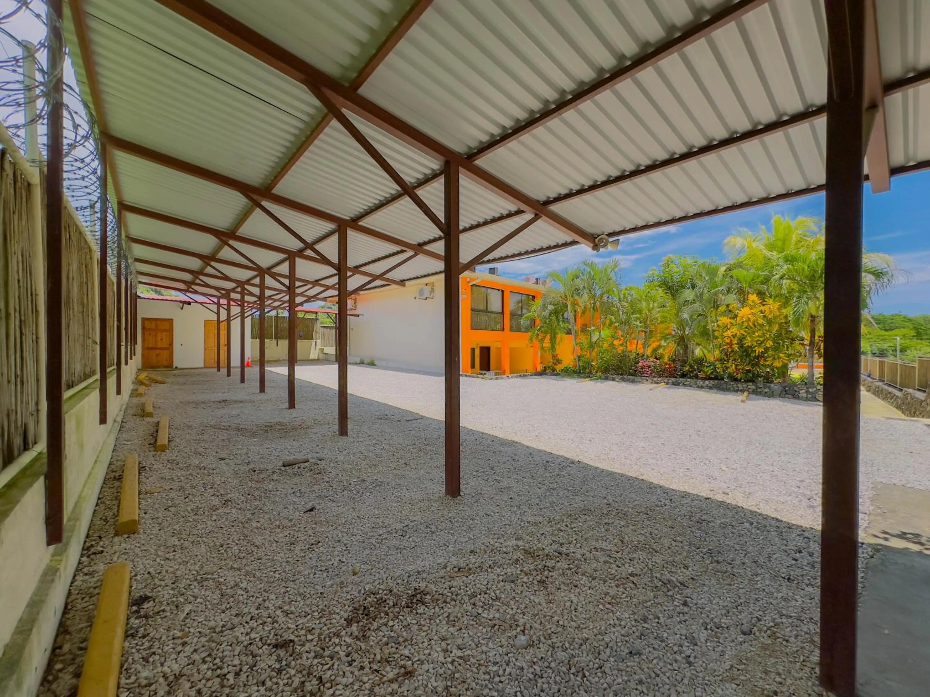 Parking in Hermosa Paradise