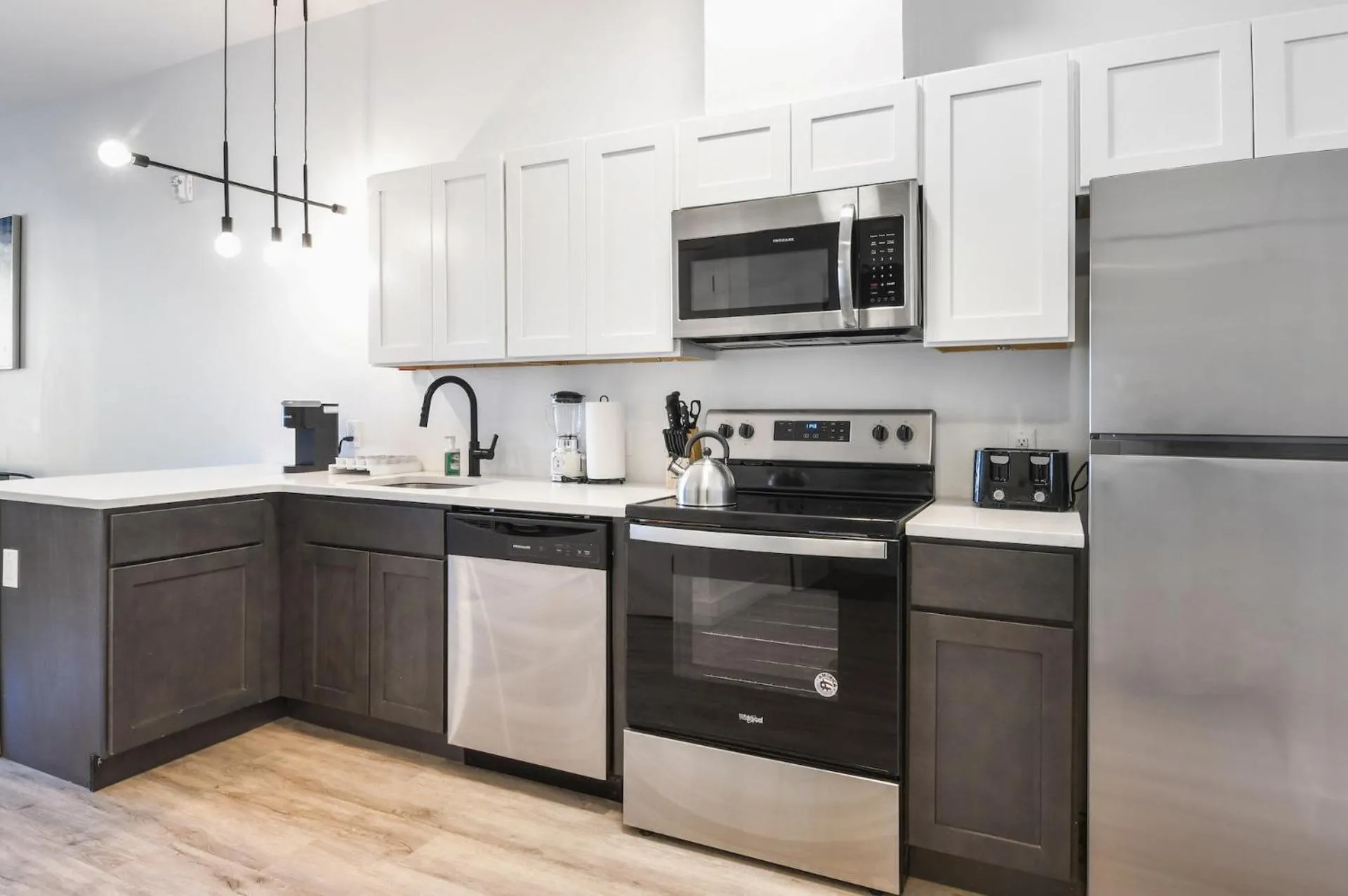 Luxury Apartments - Newark Int Airport - Evonify Stays