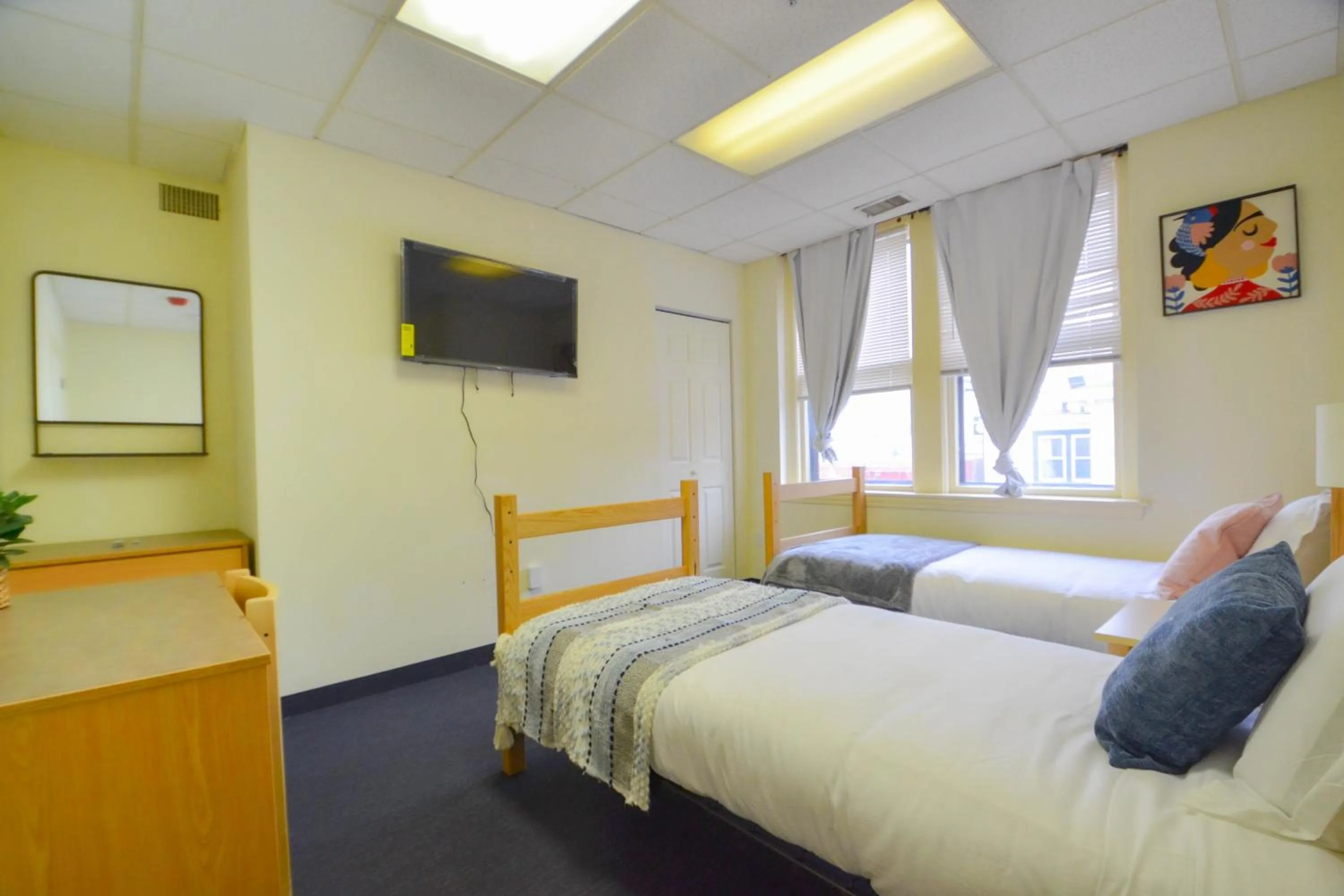 Photo of the whole room in Michie House in College Hill